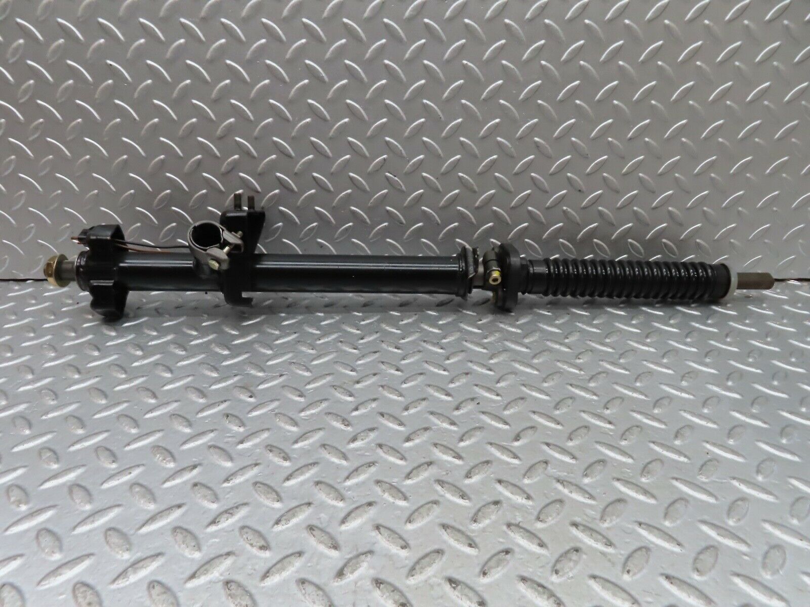 19233 Mercedes-Benz W123 300D Steering Column