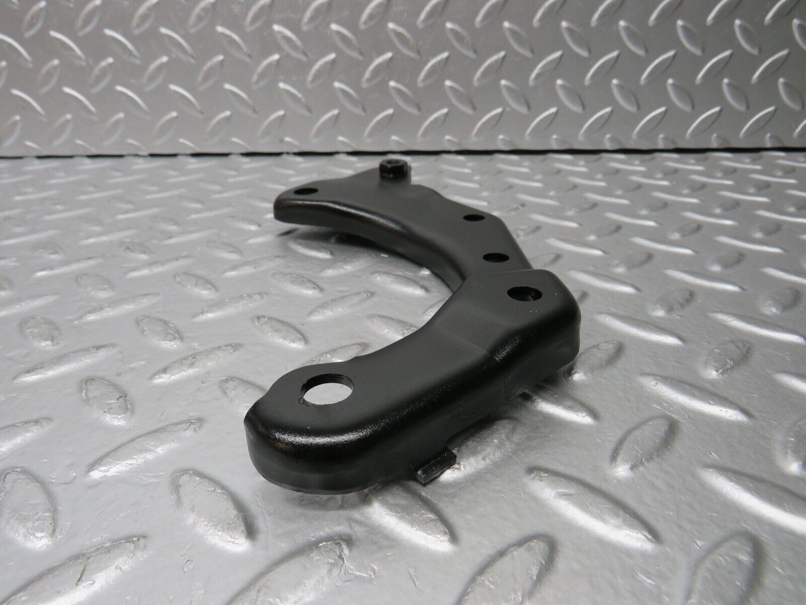 30557 Mercedes-Benz W124 230E Power Steering Pump Bracket