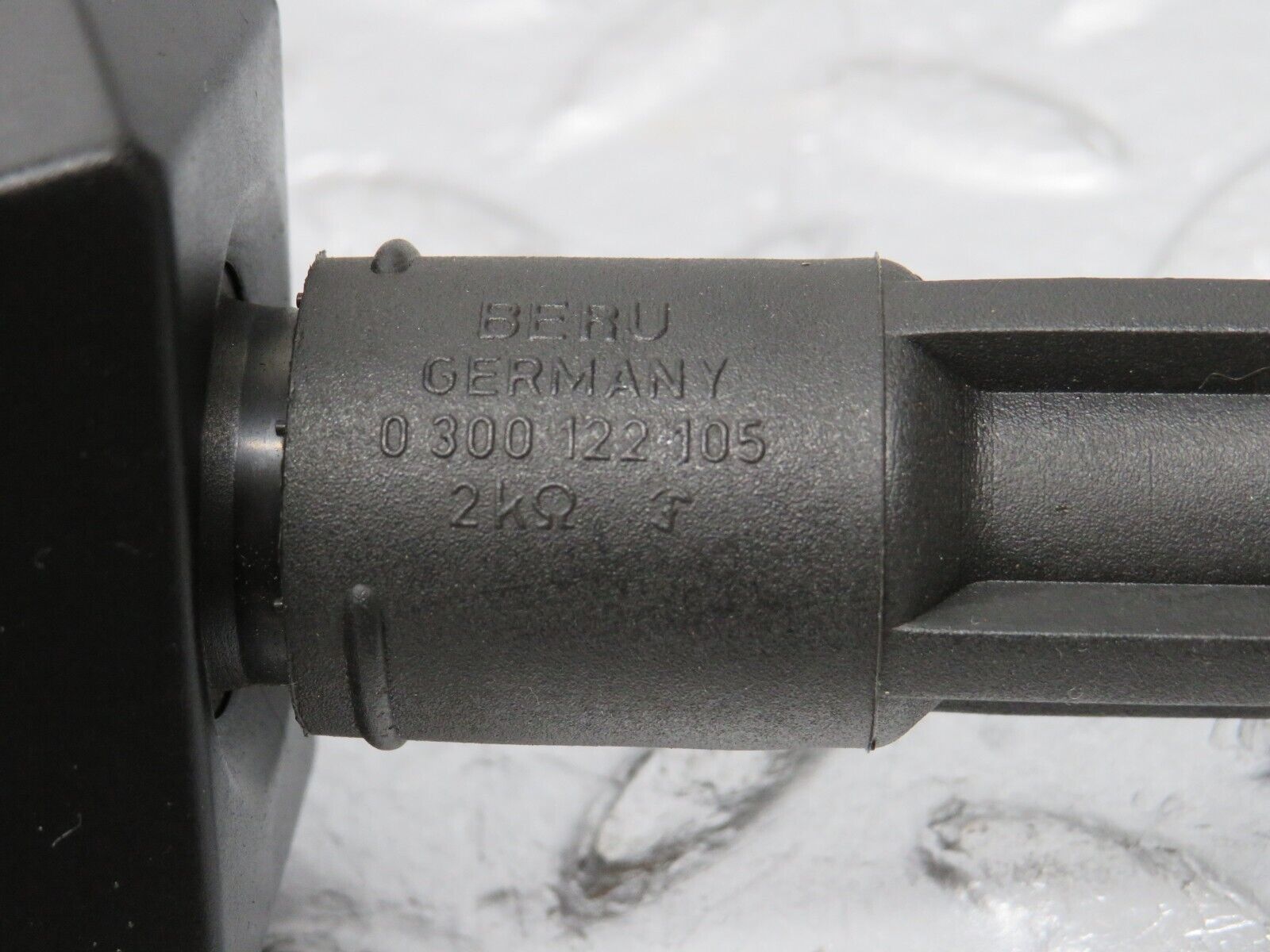 38343 Mercedes-Benz R129 280SL Coupe Ignition Coil Bosch 0221506444 0001587003 0001593642