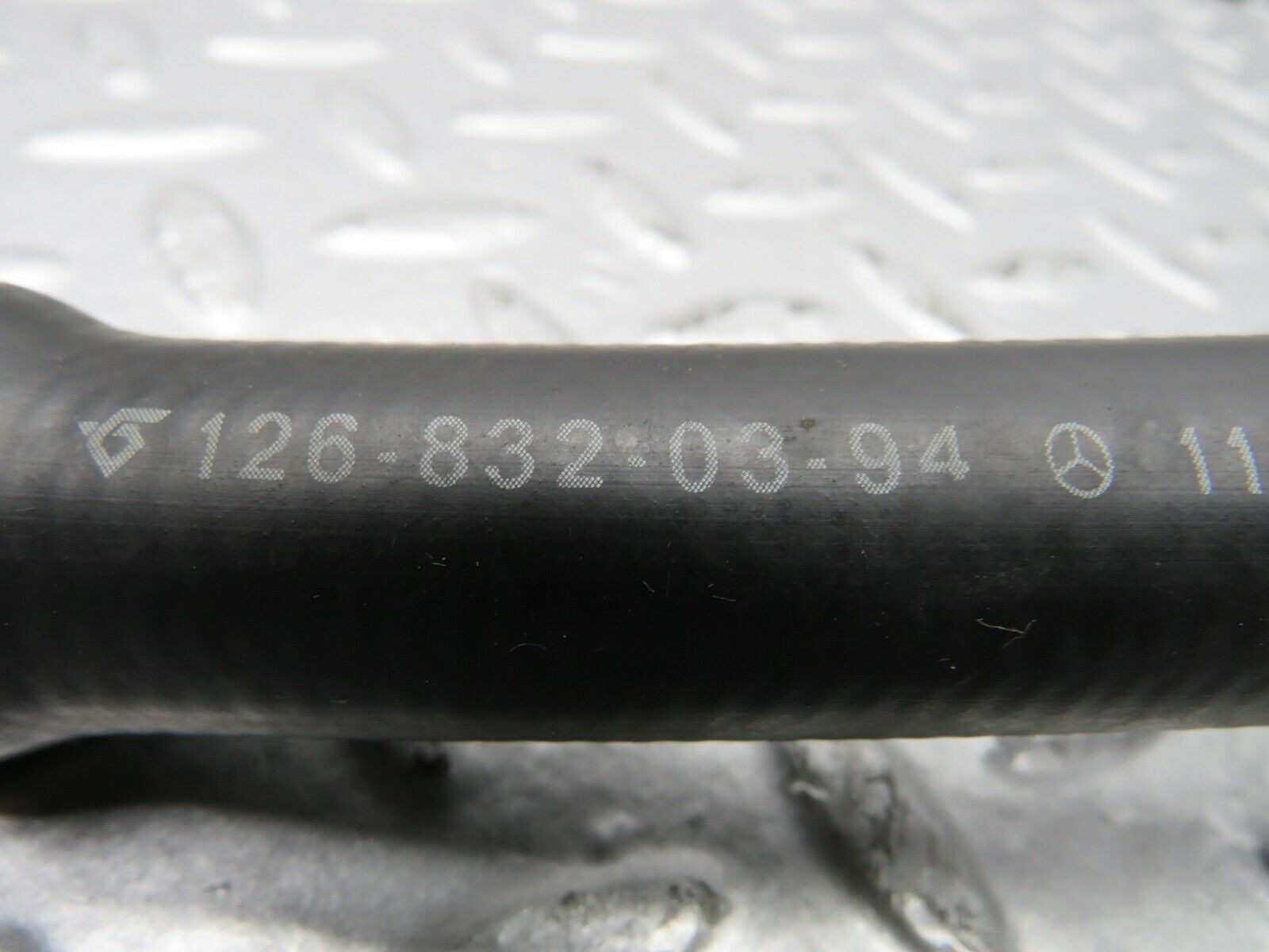 21766 Mercedes-Benz W126 300SE Heater Hose 1268320294