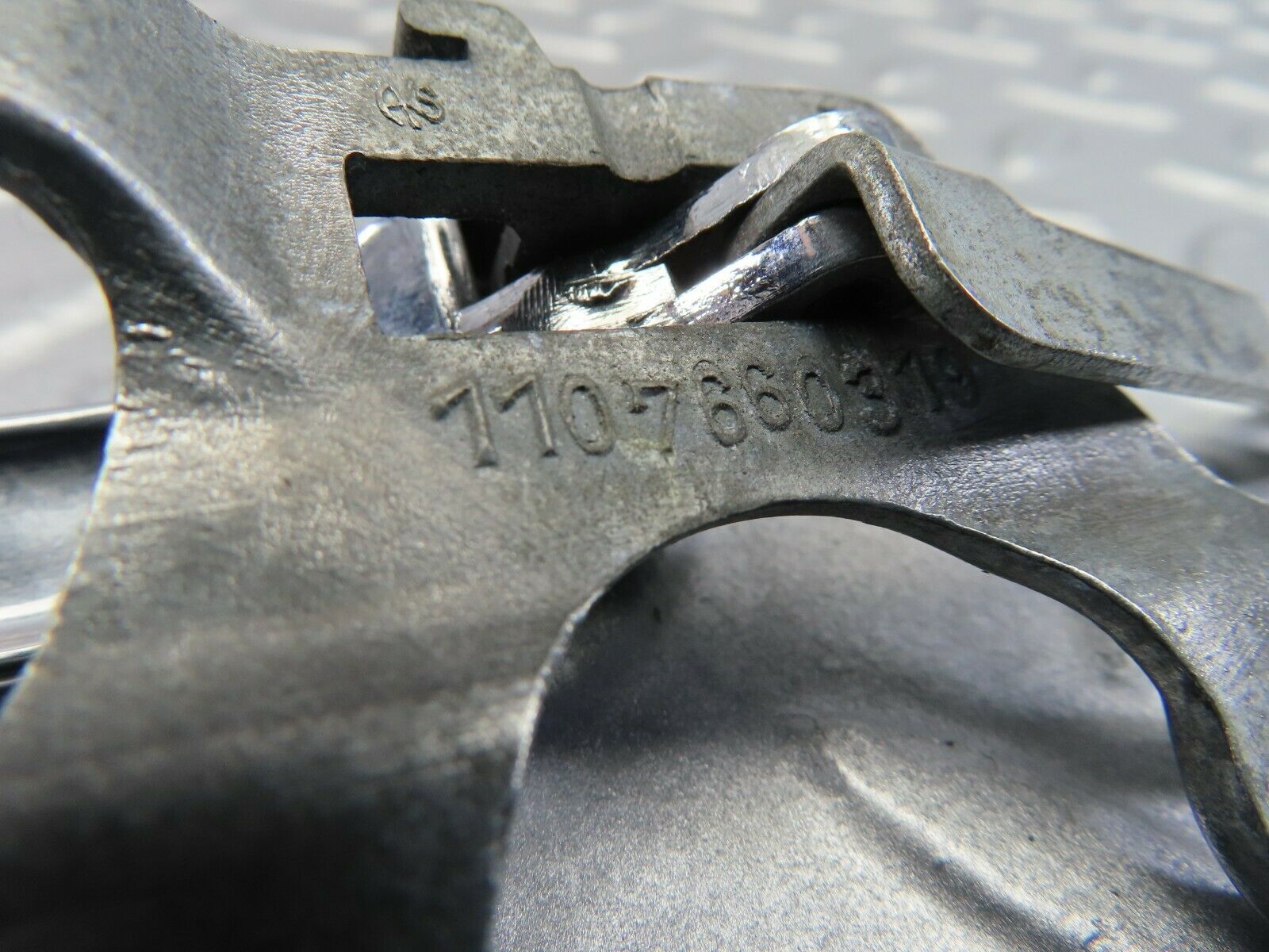 7847 Mercedes-Benz W115 220D Left Interior Door Handle Chrome 1107660319