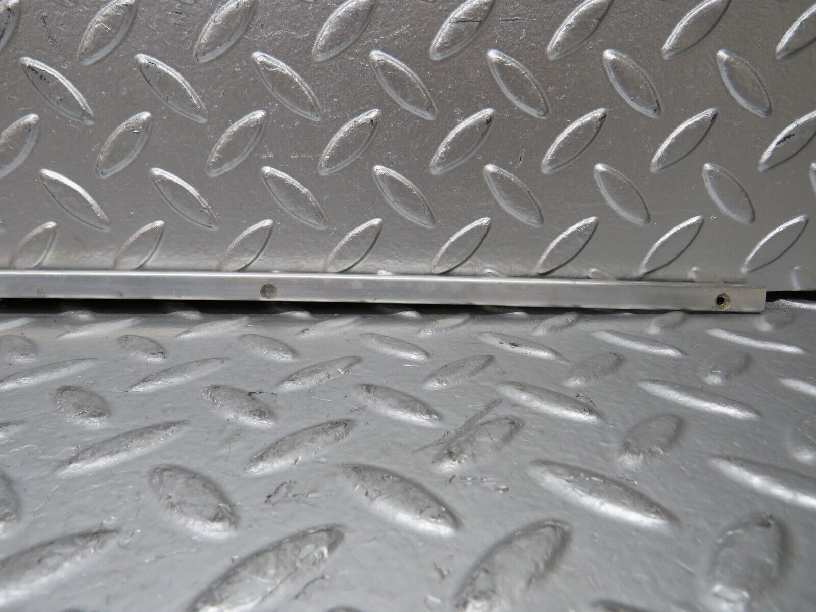 27000 Mercedes-Benz W123 240D Sunroof Chrome Trim