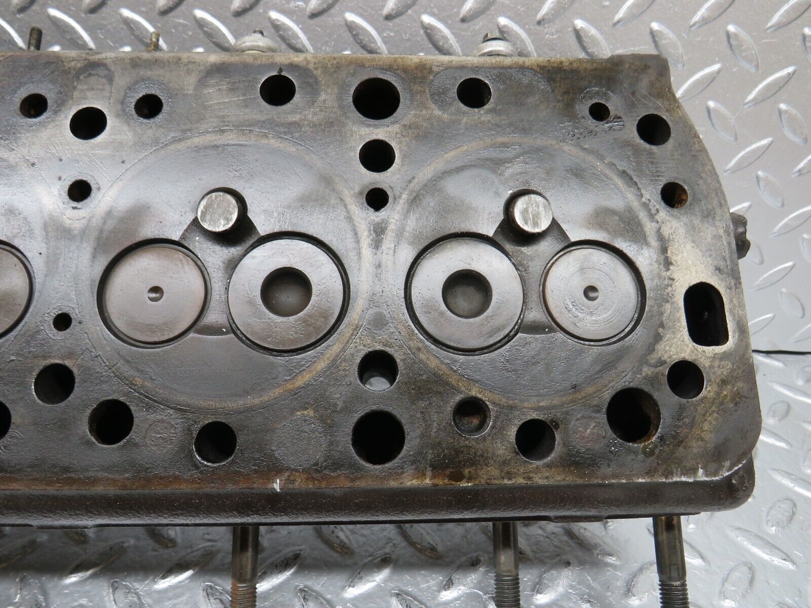31138 Mercedes-Benz W123 200D Cylinder Head 6150162301