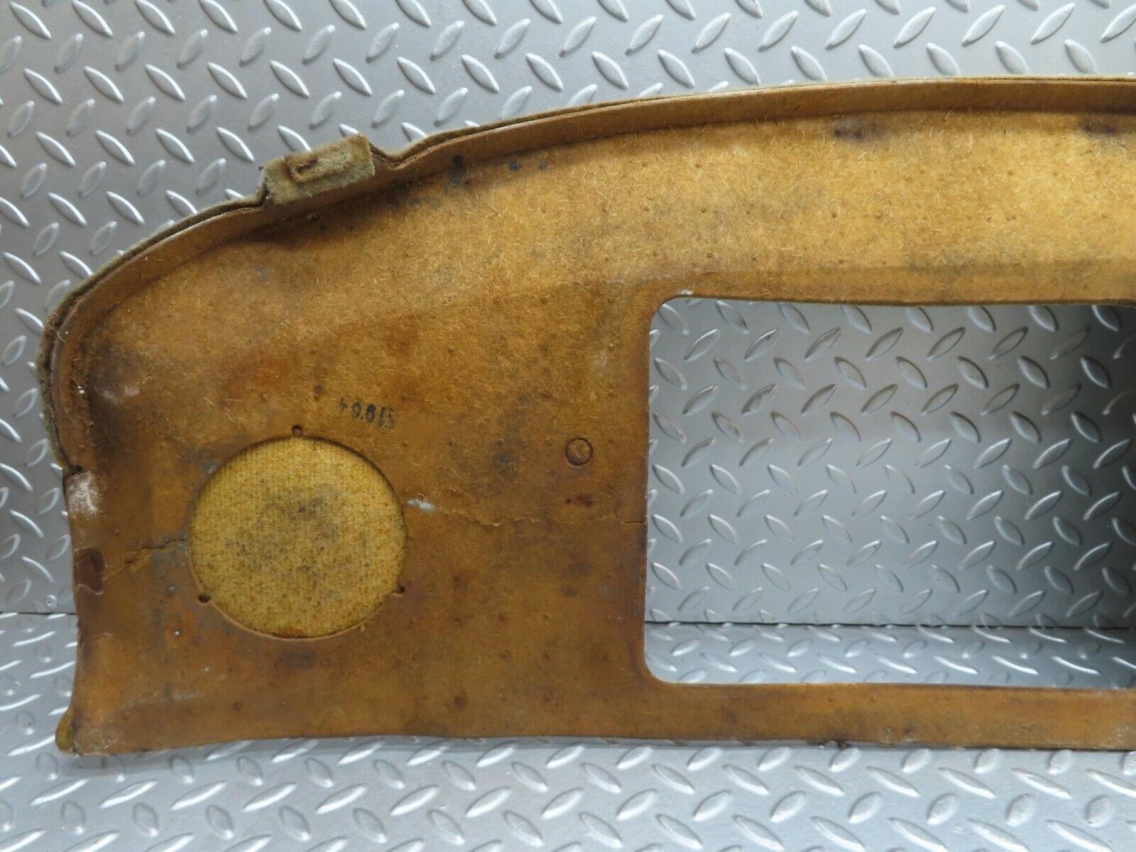 13569 Mercedes-Benz W123 200 Parcel Shelf