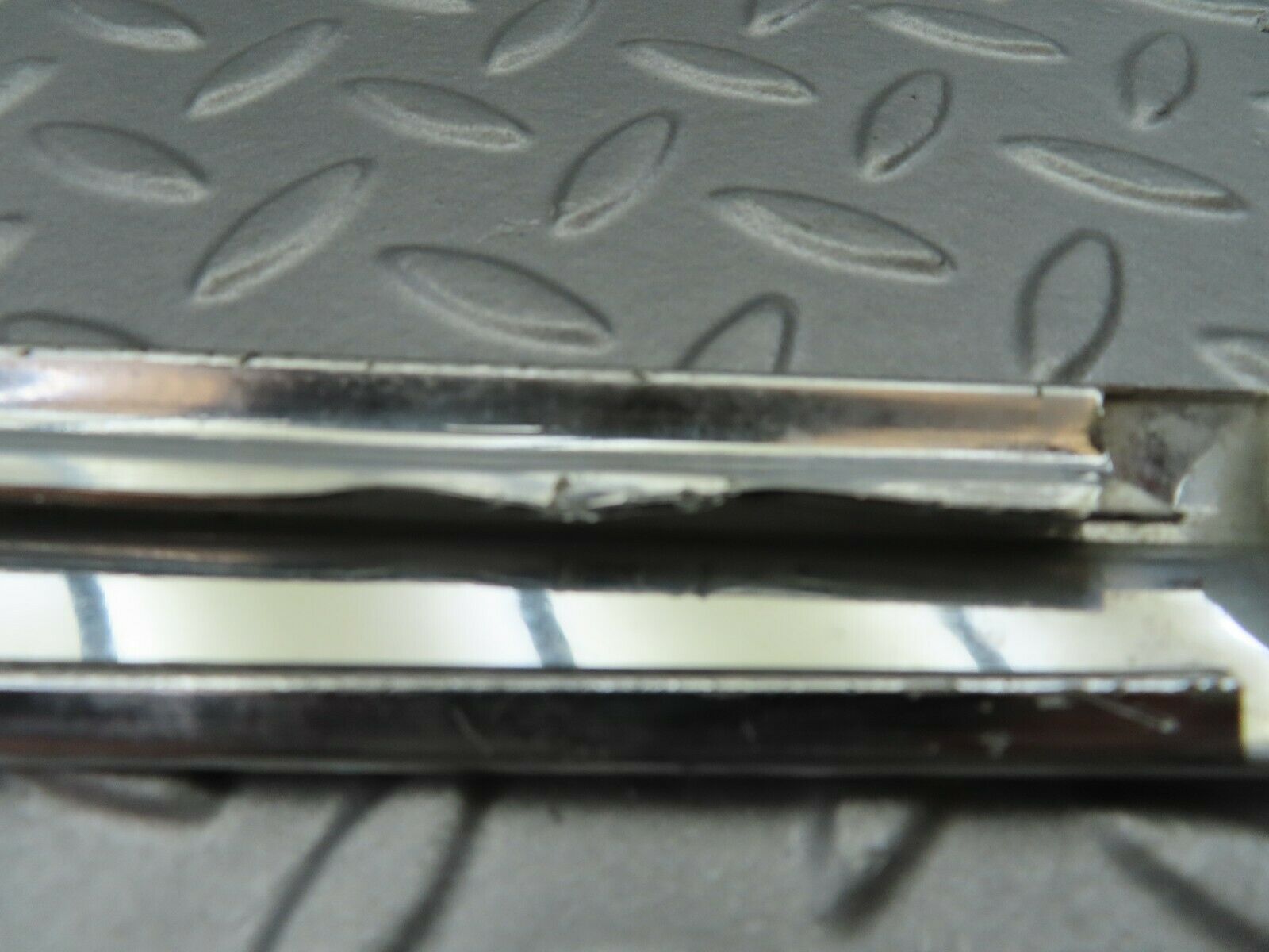 6895 Mercedes-Benz C107 350SLC Coupe Rear Left Window Chrome