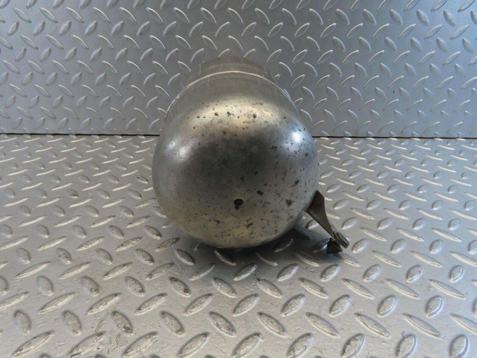 11254 Mercedes-Benz W221 S320 Air Suspension Reservoir Tank 2213200015