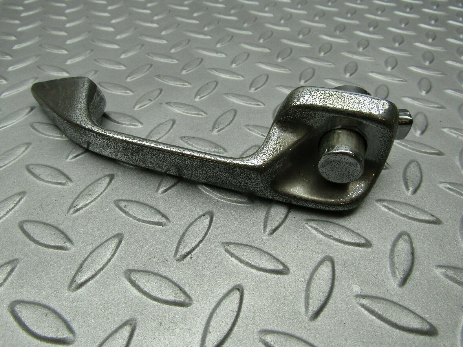 3292 Mercedes-Benz W108 280SE Door Handle Rear Right 1087661202