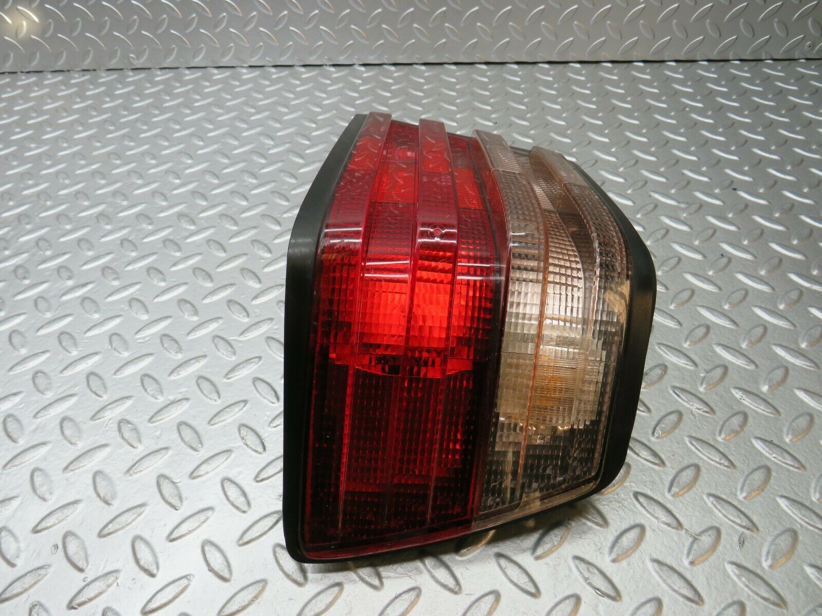 22420 Mercedes-Benz C124 E220 Coupe Tail Light Right Side