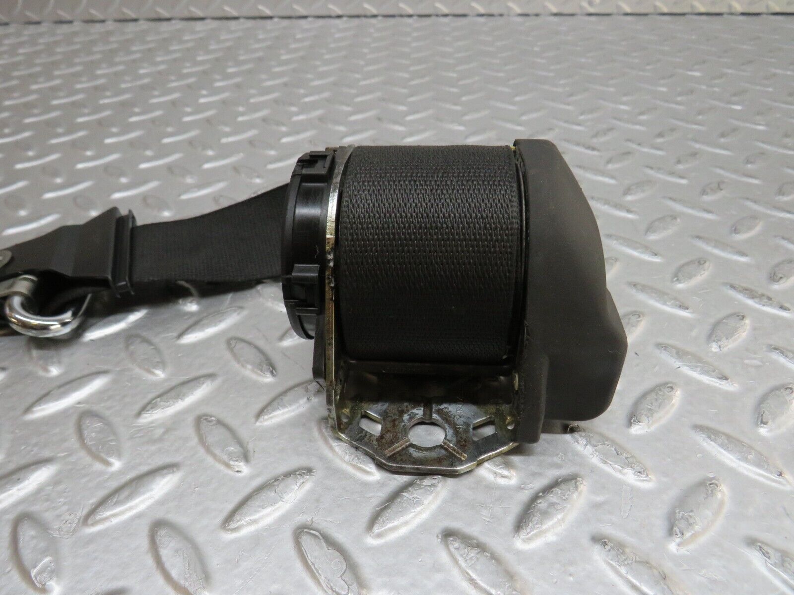 37162 Mercedes-Benz C126 420SEC Coupe Rear Left Seat Belt With Buckles 1268602286