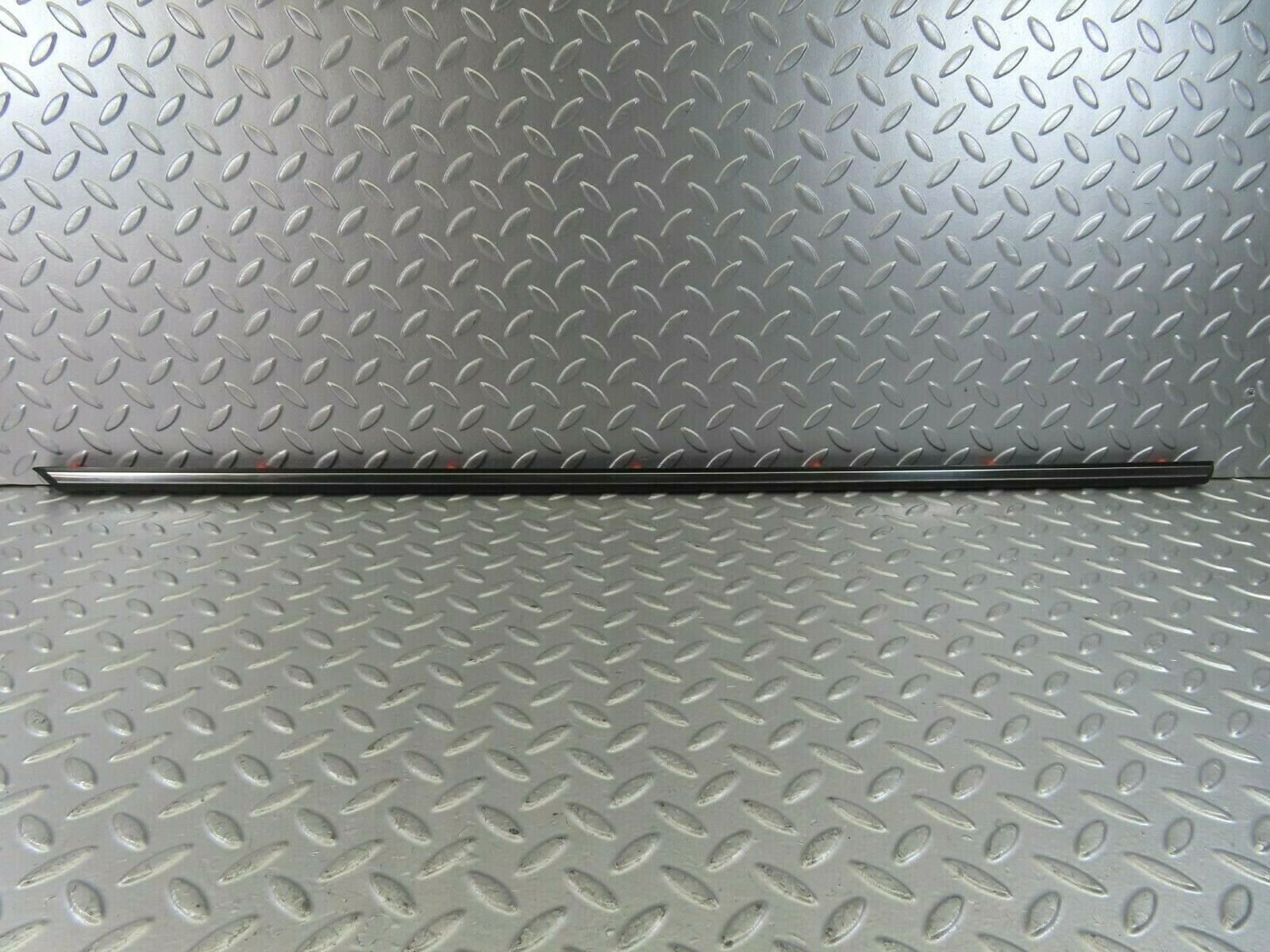 10249 Mercedes-Benz W123 Rear Left Door Centre Moulding Trim