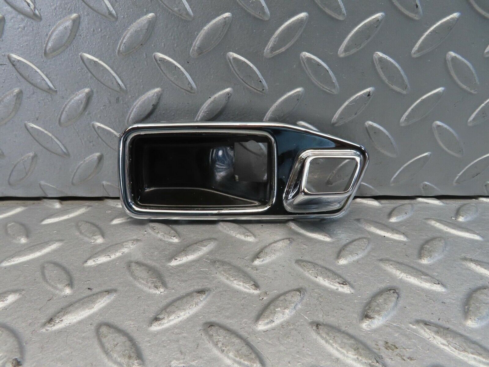 11367 Mercedes-Benz C123 230CE Coupe Frame For Door Opener Left 1167660111