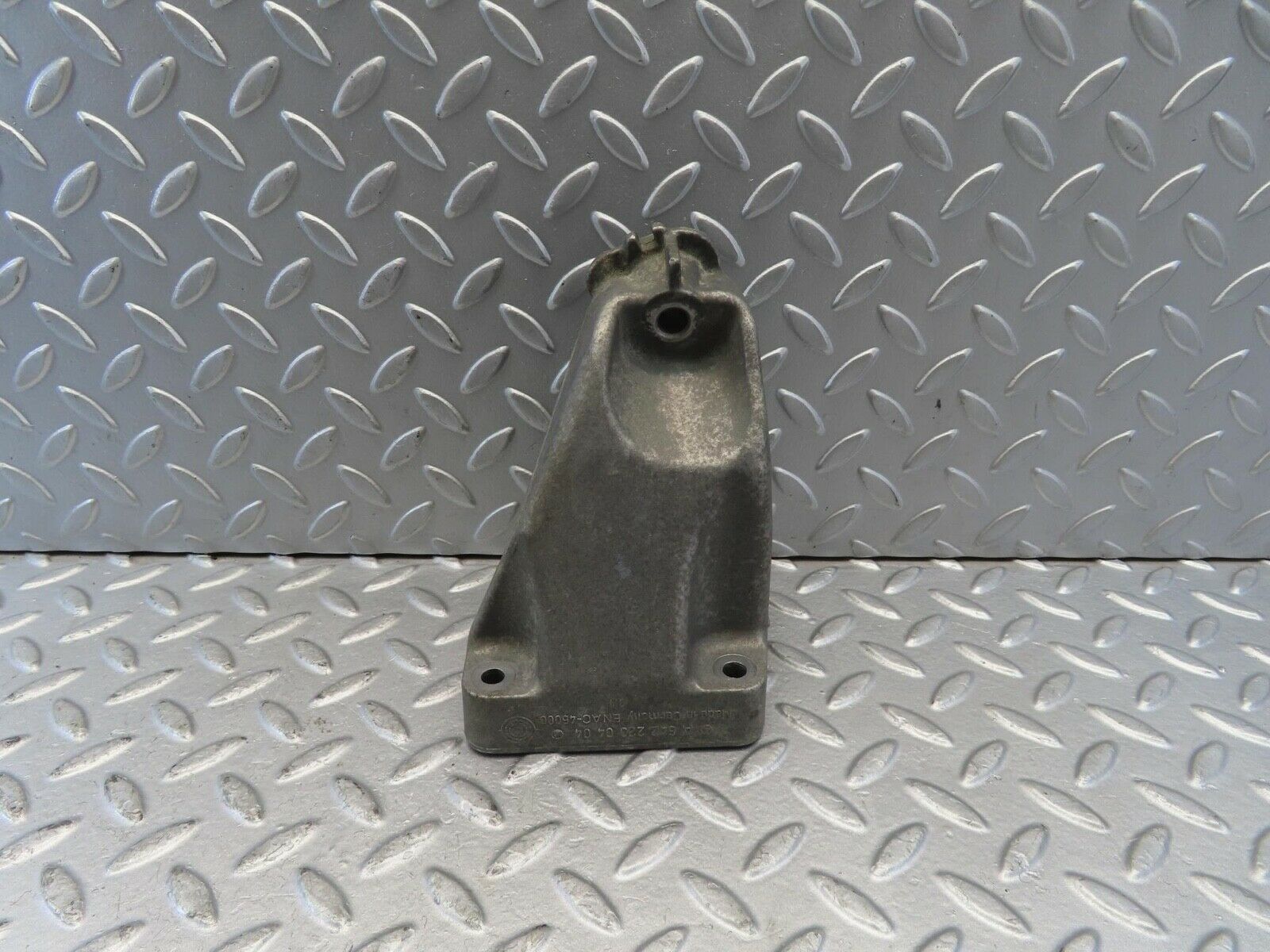 11279 Mercedes-Benz W221 S320 Engine Mount Bracket Left Side 6422230404