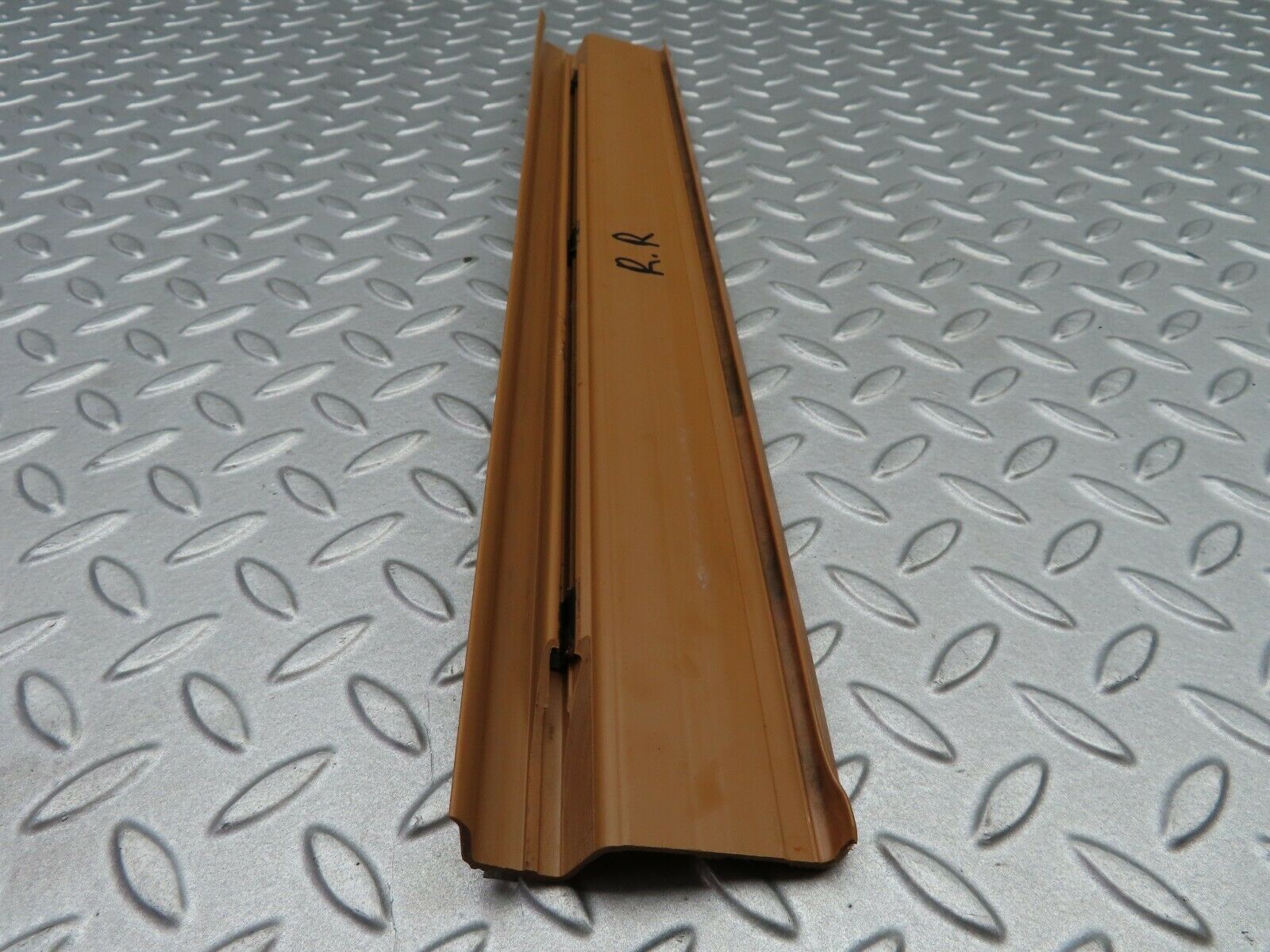 5664 Mercedes-Benz W123 200 Rear Right Door Sill