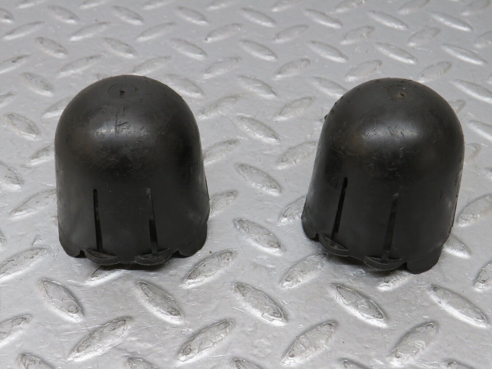 35754 Mercedes-Benz W108 Rear Shock Absorber Top Plastic Cap 2x