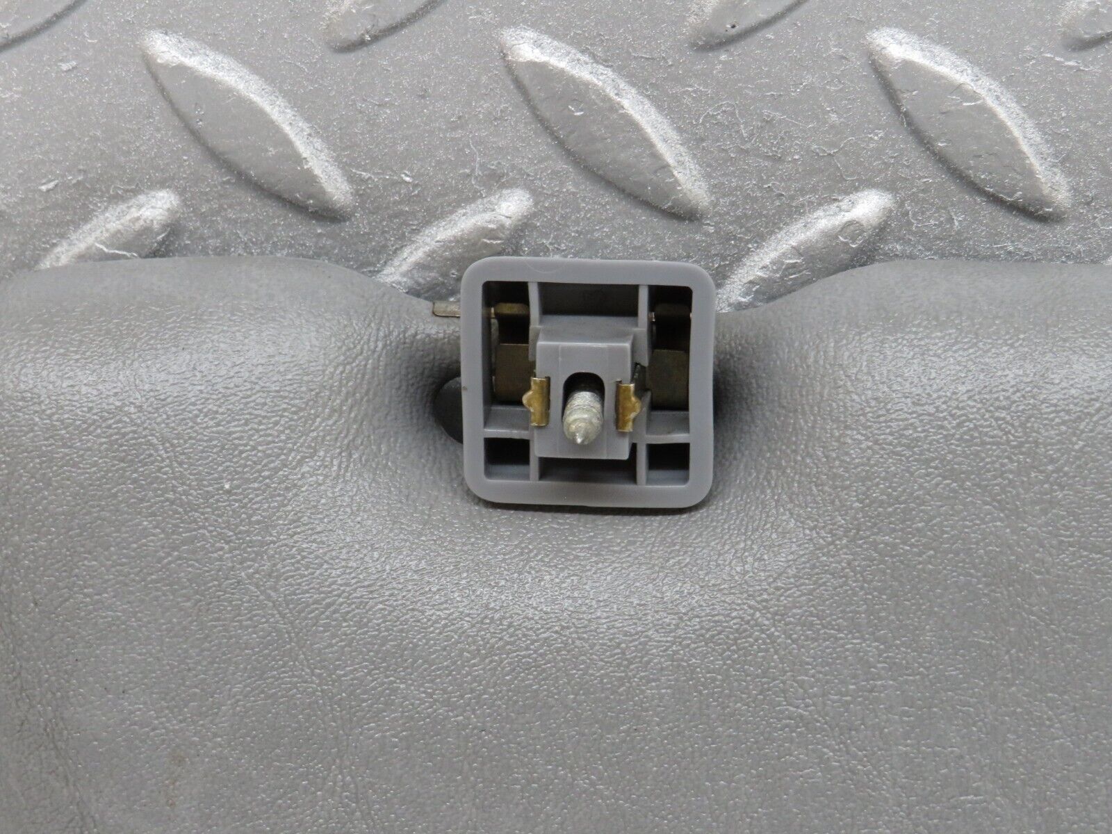 35970 Mercedes-Benz W126 420SE Sun Visor Left Side Grey