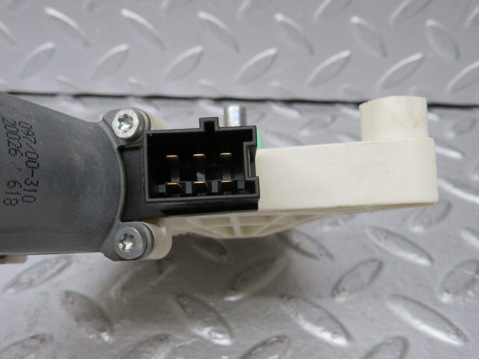 35163 Mercedes-Benz W221 Rear Left Window Regulator Motor 2218202942