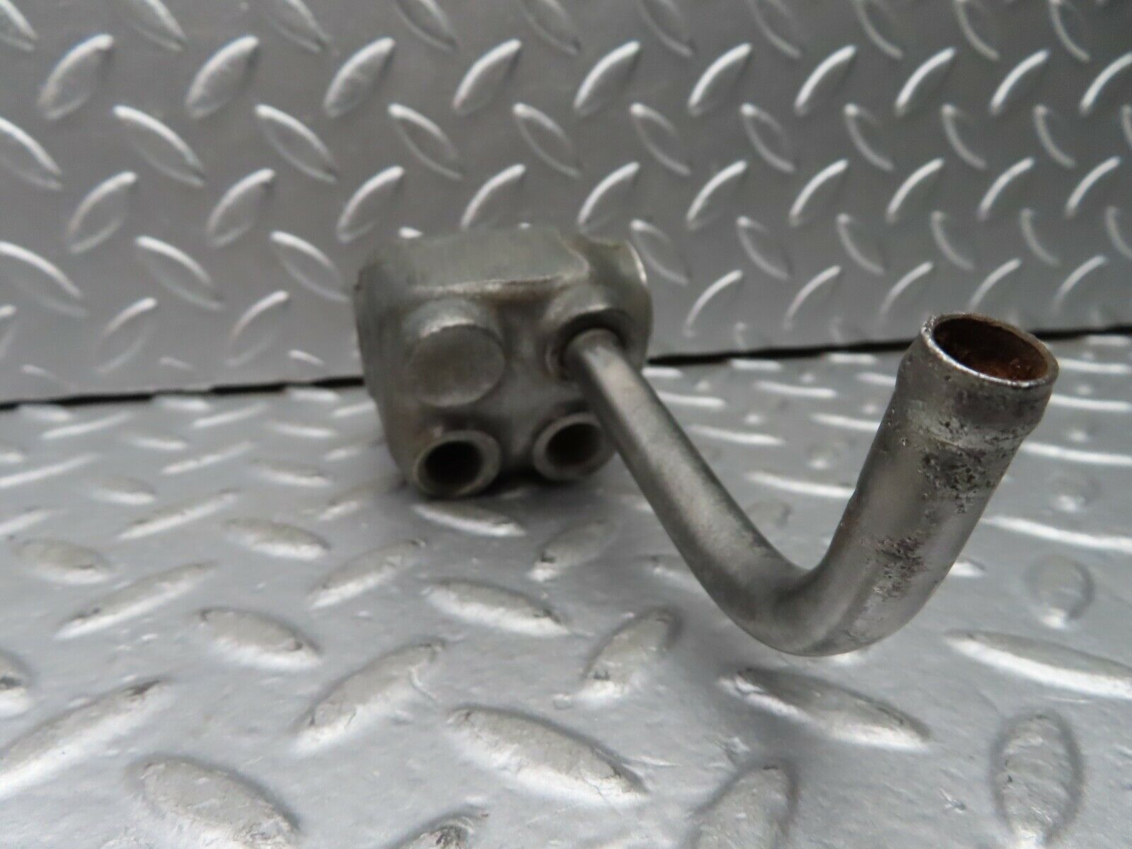 20944 Mercedes-Benz W114 250CE Coupe Air Slide Valve Housing 1142030036