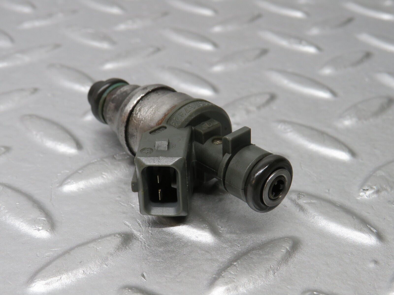 38145 Mercedes-Benz A124 320E Cabriolet Fuel Injector Bosch 0280155209 0000787323
