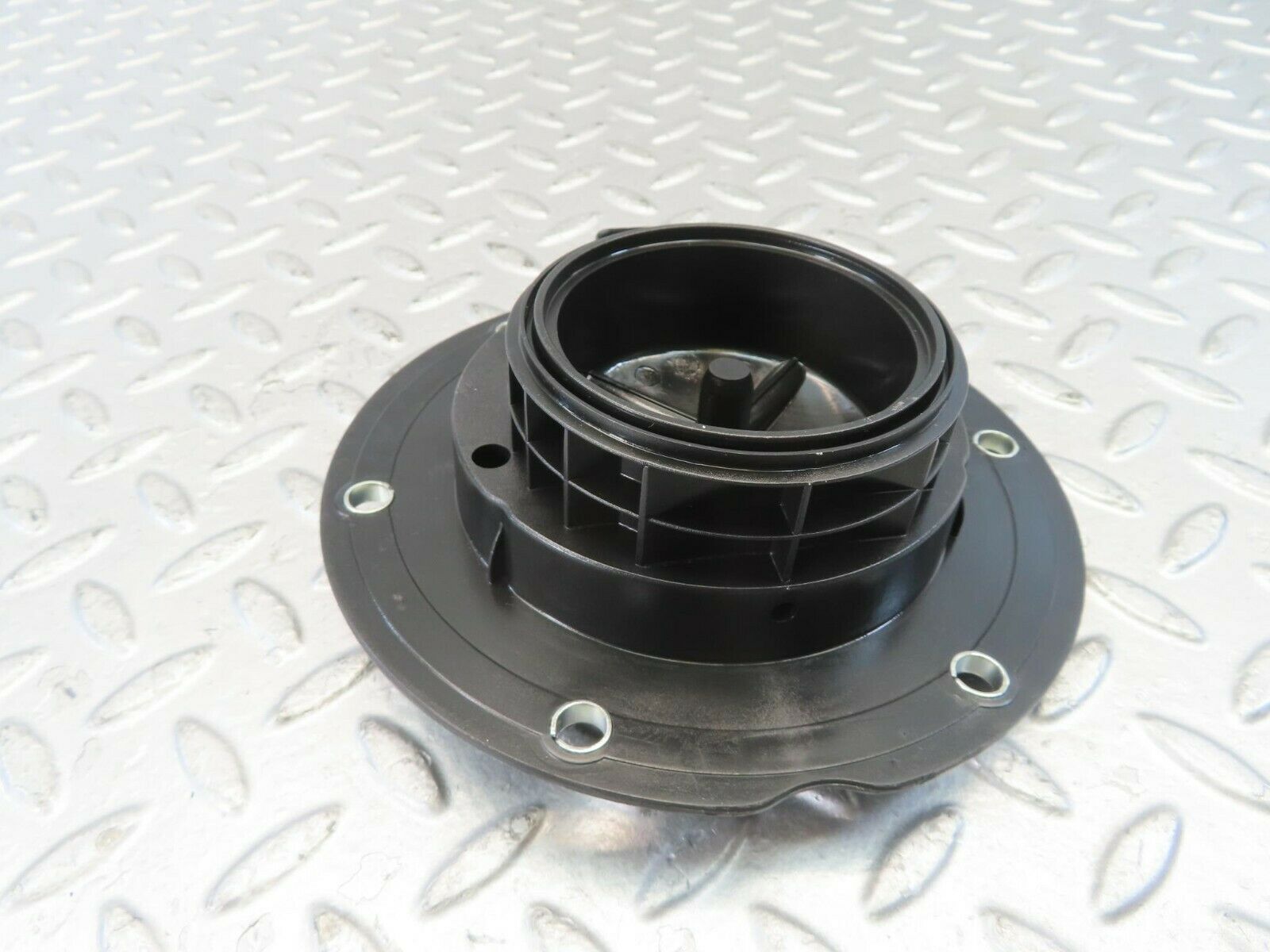 11128 Mercedes-Benz W221 S320 Fuel Tank Cap 2214700138