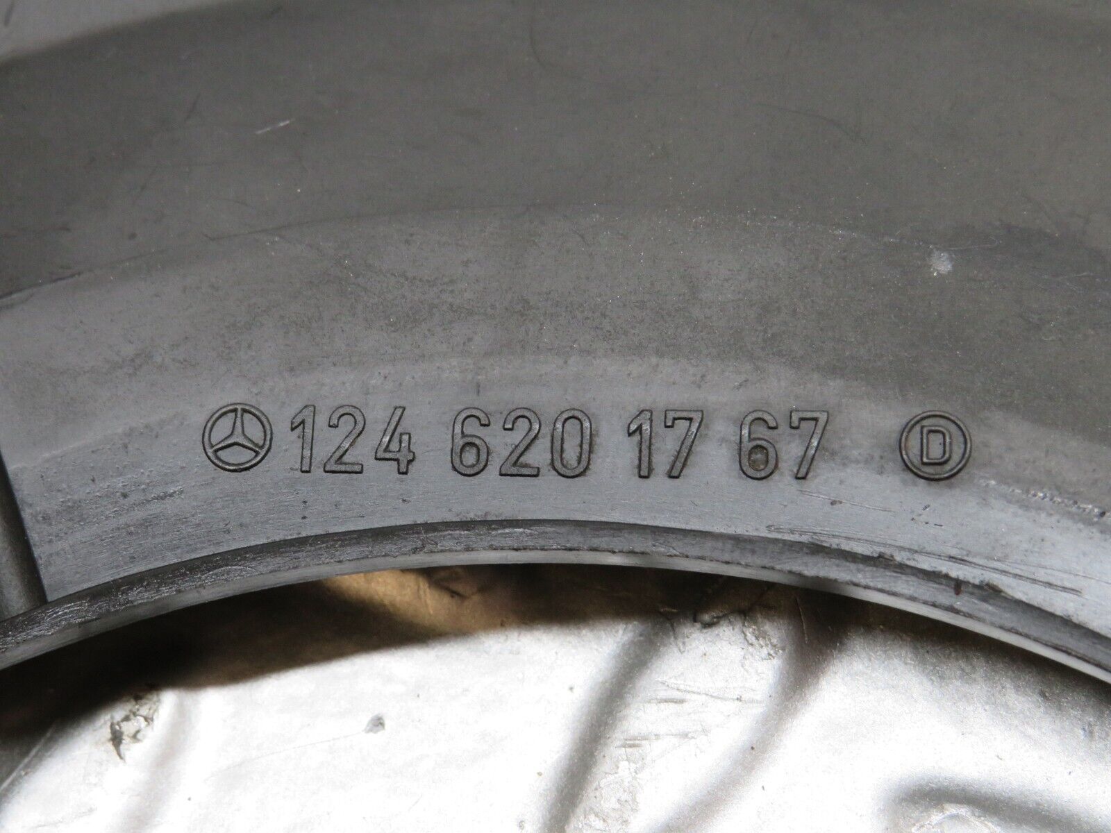 26627 Mercedes-Benz C124 220CE Water Drain 1246201767 1246202667 1246283707