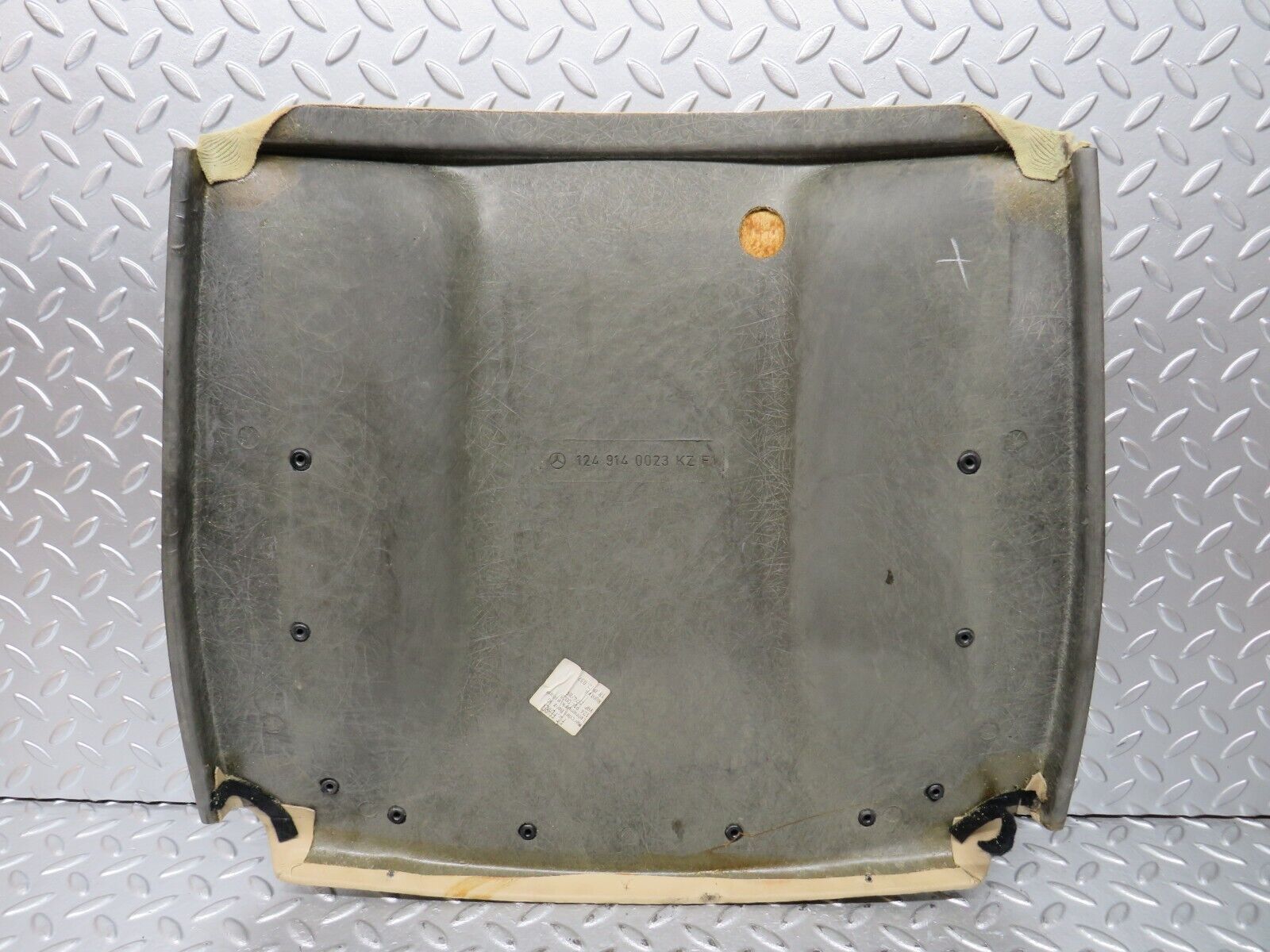 26633 Mercedes-Benz C124 220CE Front Right Seat Rear Cover Beige 1249140023