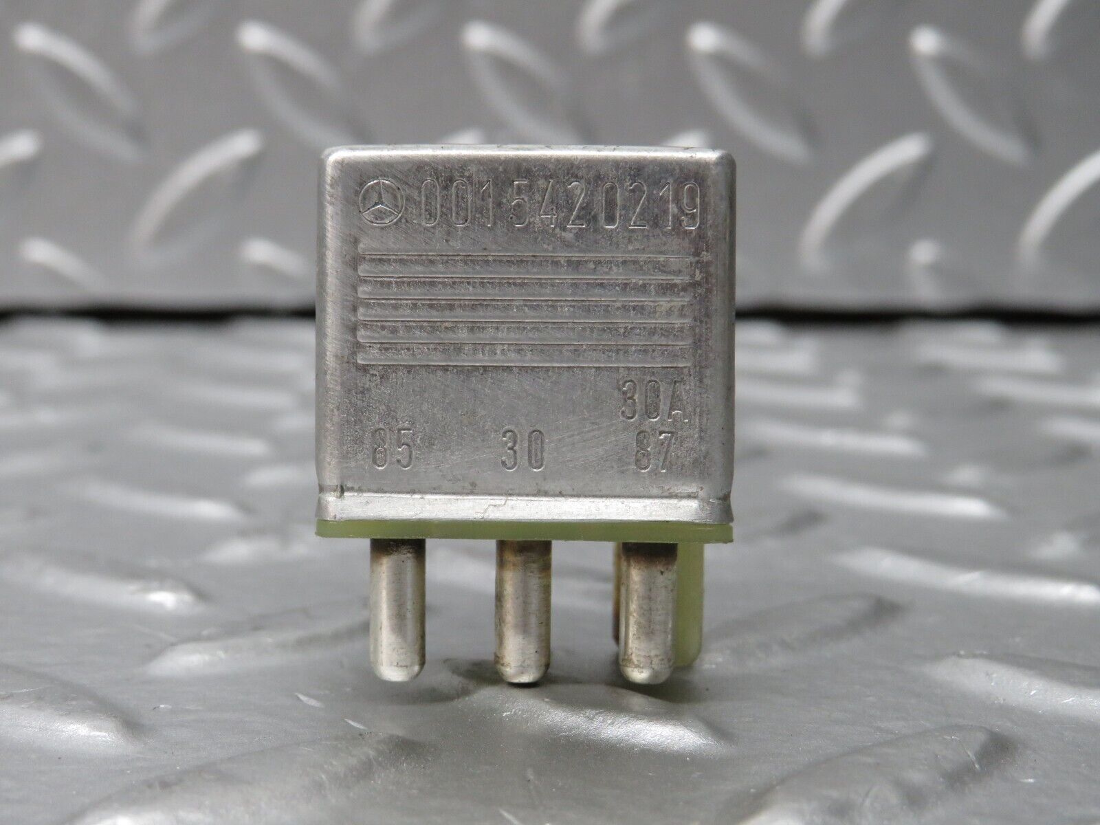 31231 Mercedes-Benz S124 220TE Wagon Multi Purpose Relay 0015420219