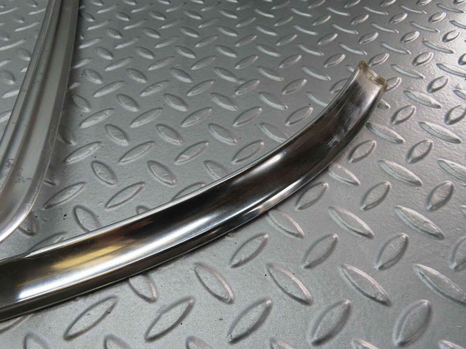 14304 Mercedes-Benz W116 350SE Rear Windscreen Chrome Frame