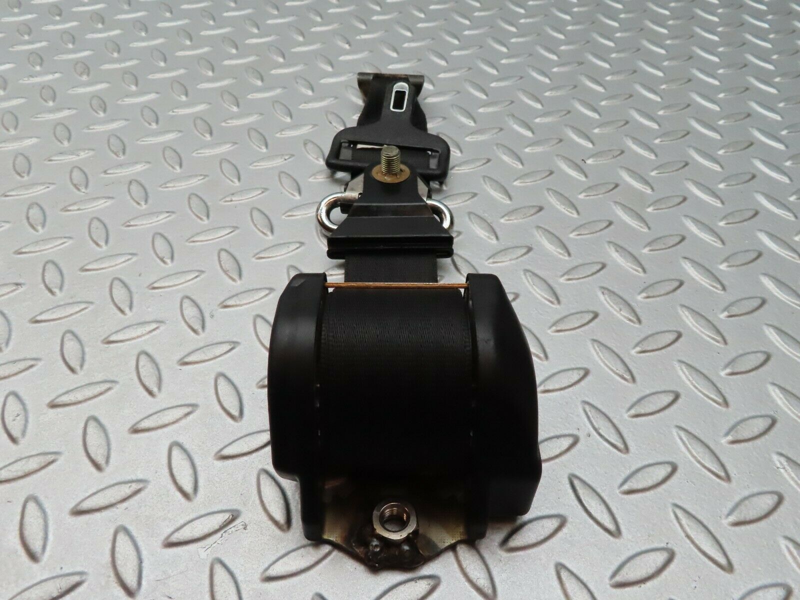 4403 Mercedes-Benz W123 230E Front Left Seat Belt 2018601685