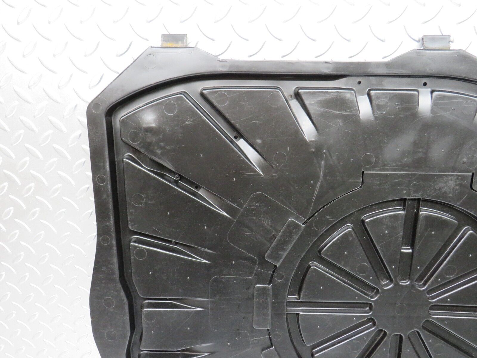 31555 Mercedes-Benz W201 190LE 1.8L Boot Trunk Spare Wheel Cover 2016931633