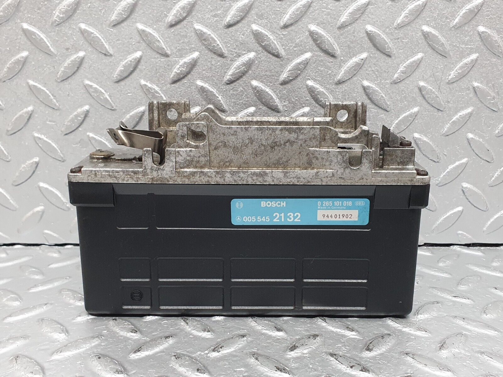 41084 Mercedes-Benz W126 300SE ABS Control Unit Bosch 0055452132 0265101018