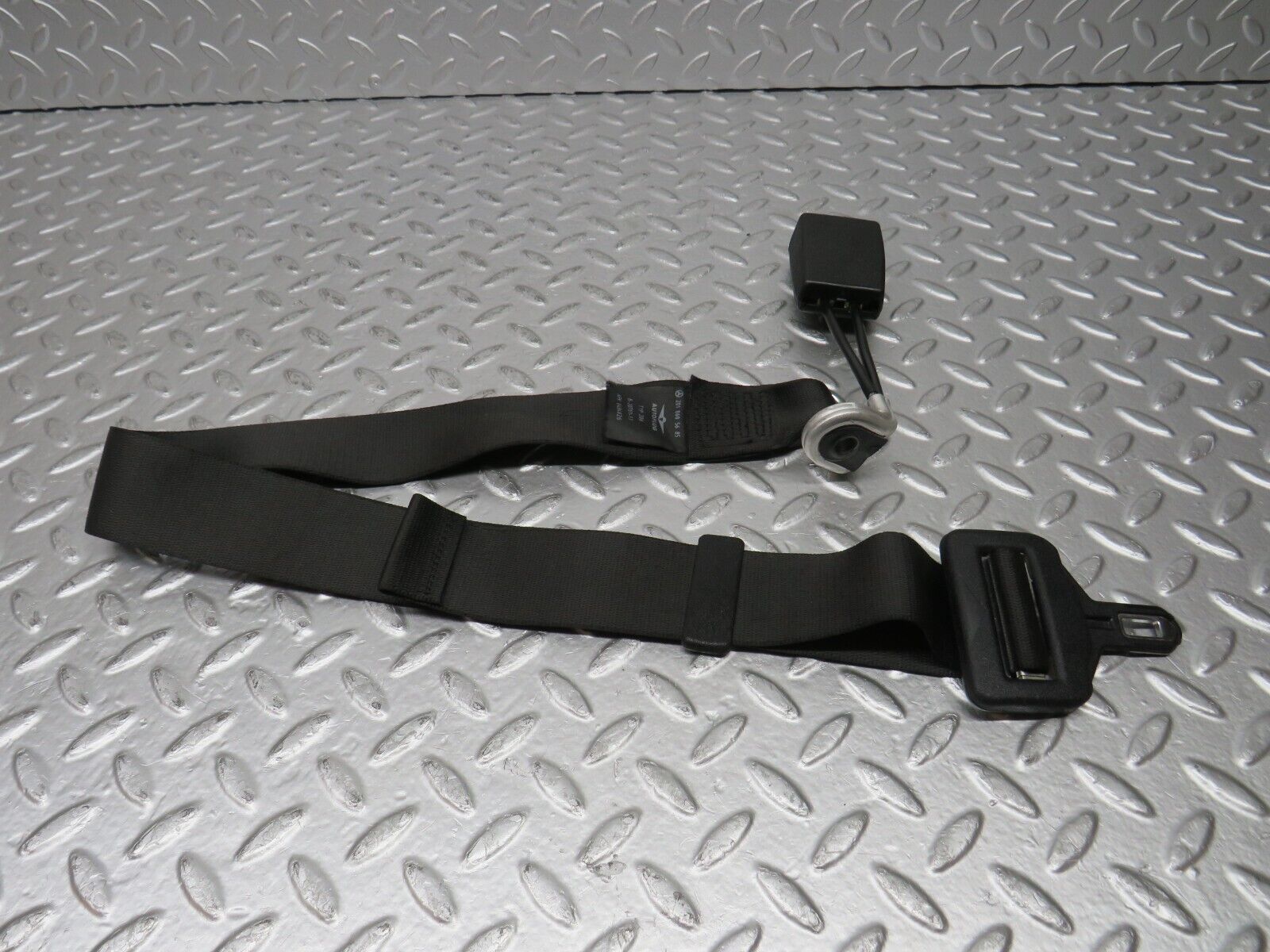 31585 Mercedes-Benz W201 190LE 1.8L Rear Seat Belt Set With Buckles 2018604285