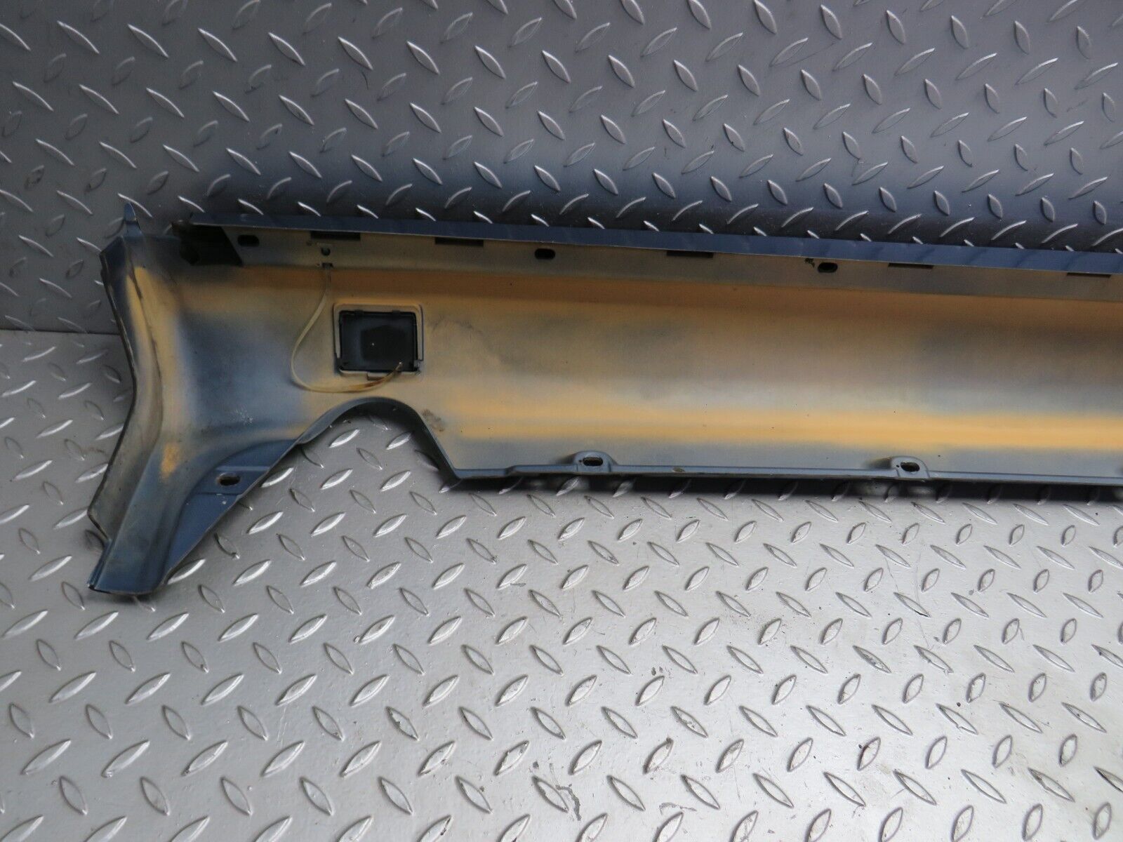 31917 Mercedes-Benz S124 220TE Wagon Side Skirt Left Side 1246902340