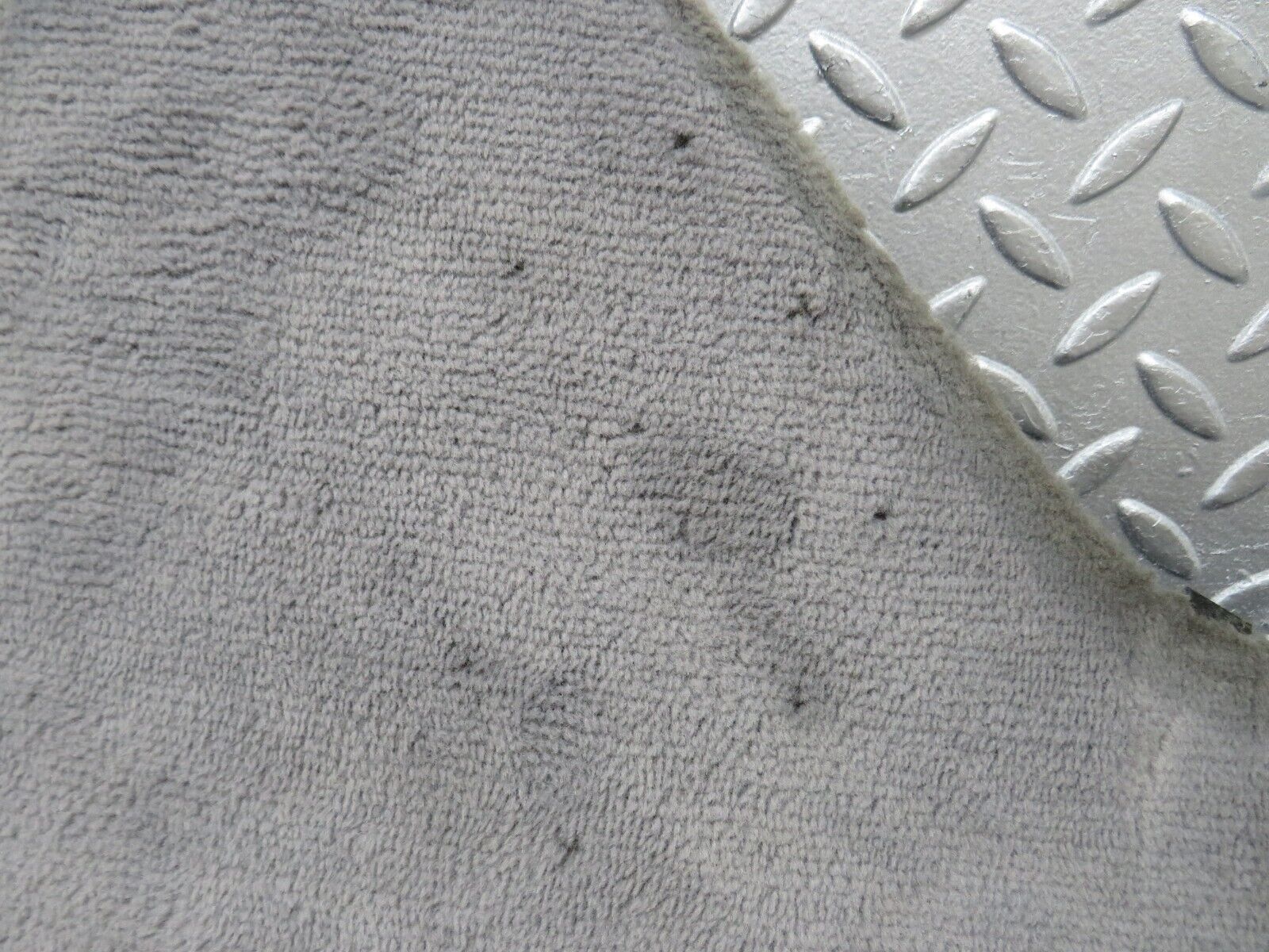 36233 Mercedes-Benz W126 420SE Centre Console Carpet Left Grey 1266831525