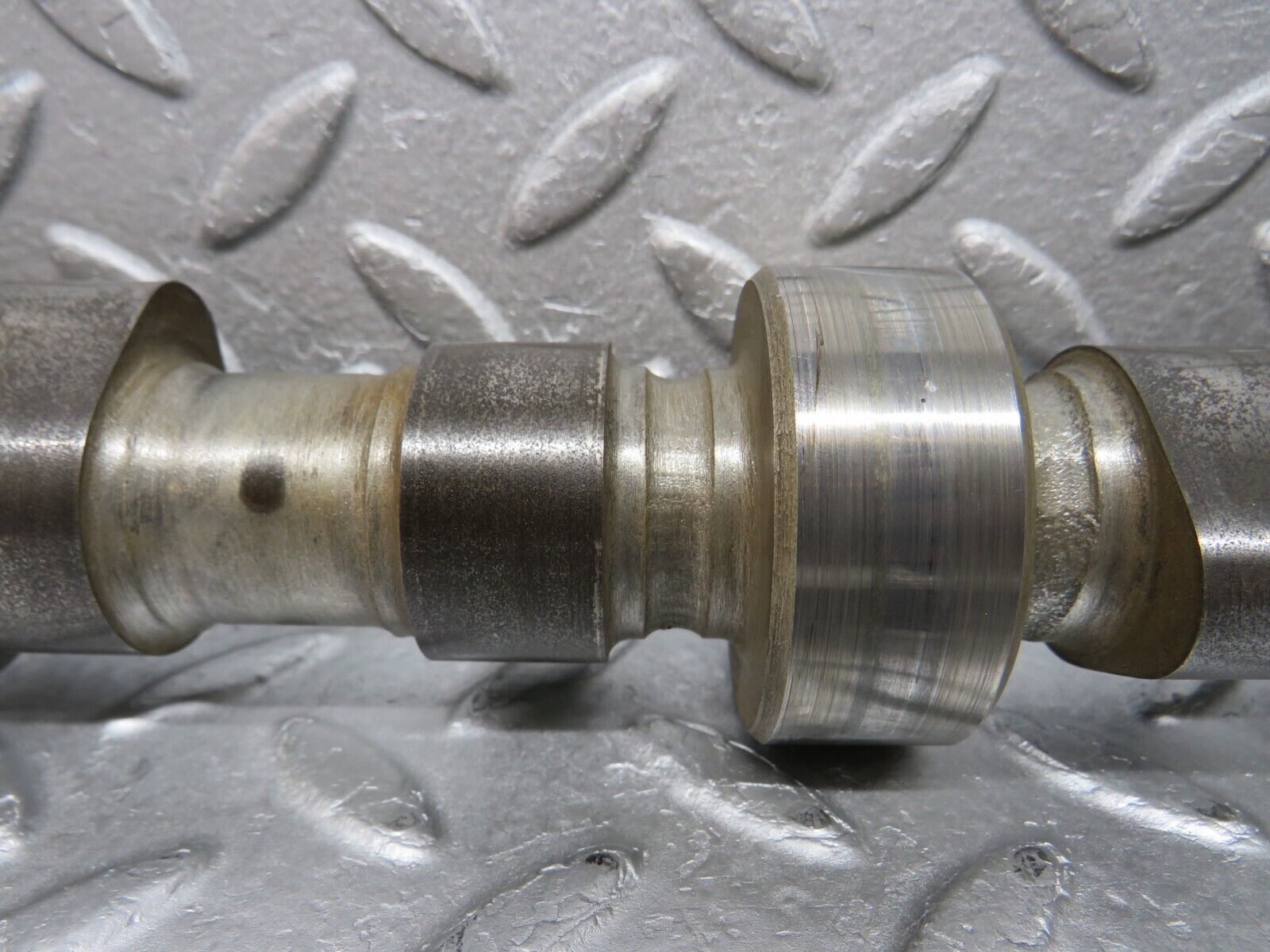 37135 Mercedes-Benz C126 420SEC Coupe Camshaft Left Side 11710