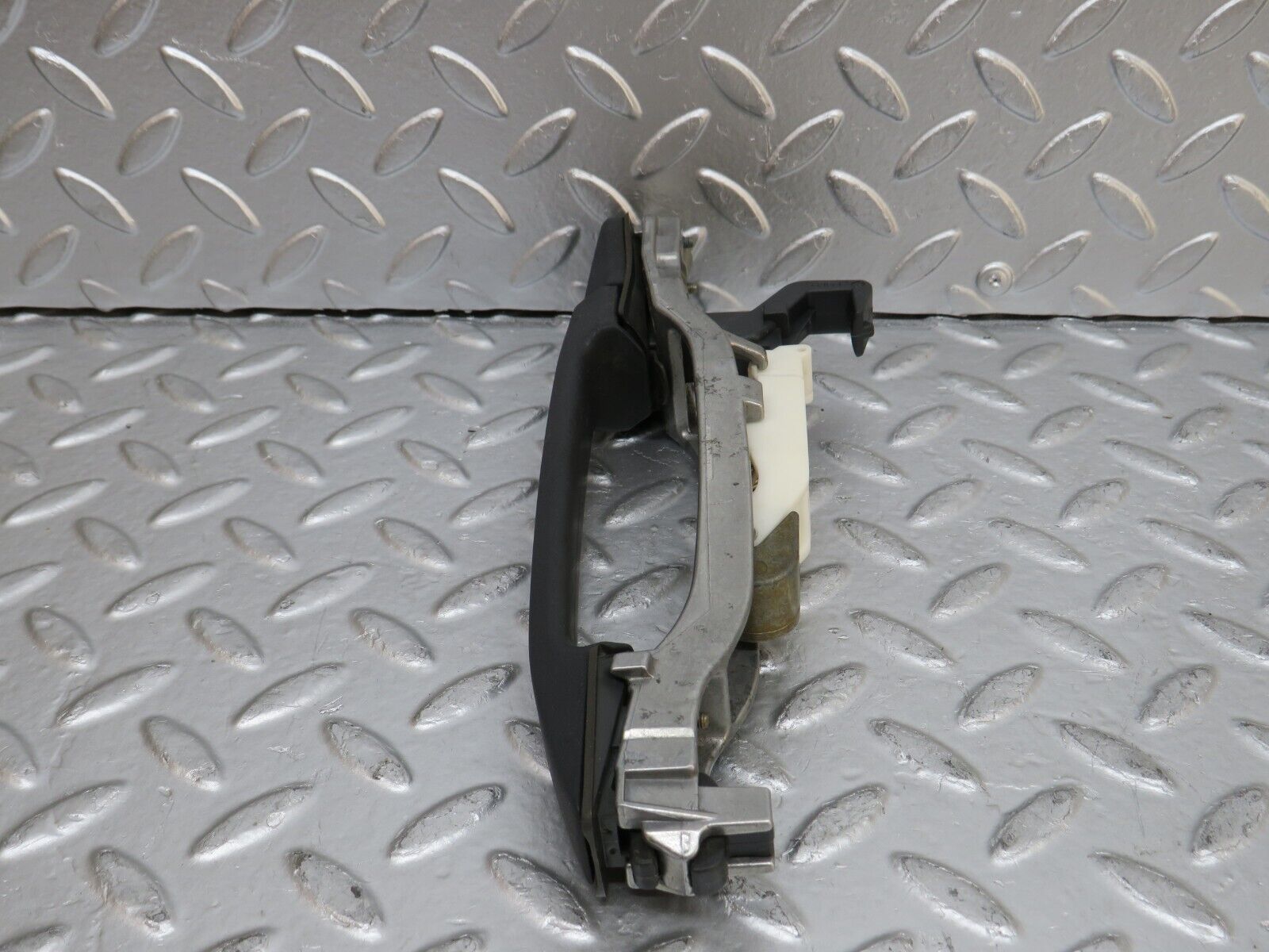 29322 Mercedes-Benz W124 230E Rear Right Exterior Door Handle