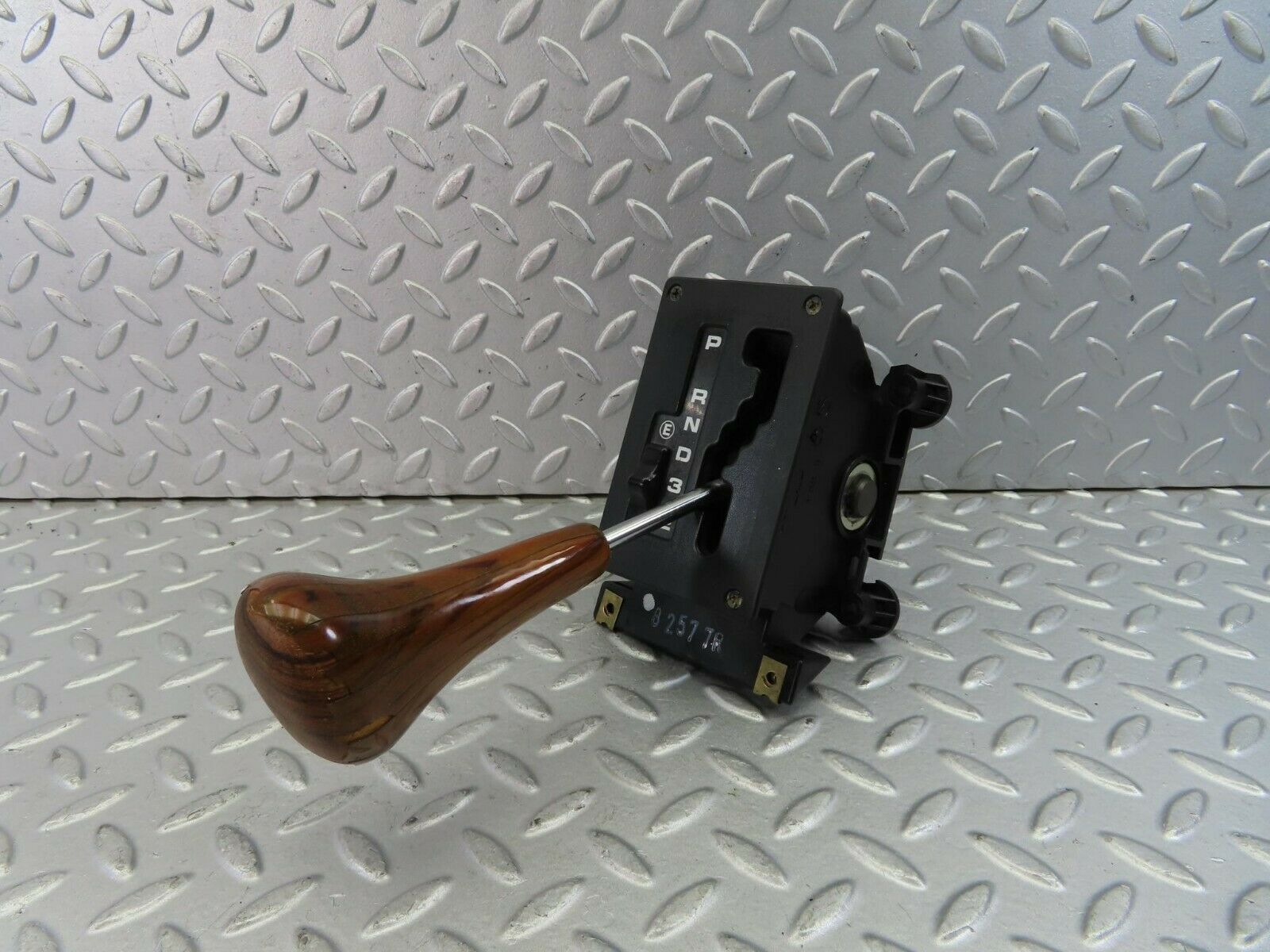 9299 Mercedes-Benz C124 300CE Coupe Automatic Gear Shift Selector 2012670905