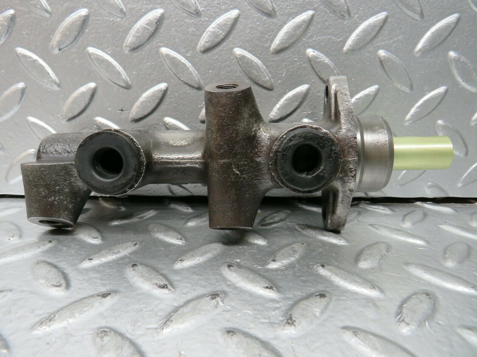 23218 Mercedes-Benz W116 350SE Brake Master Cylinder