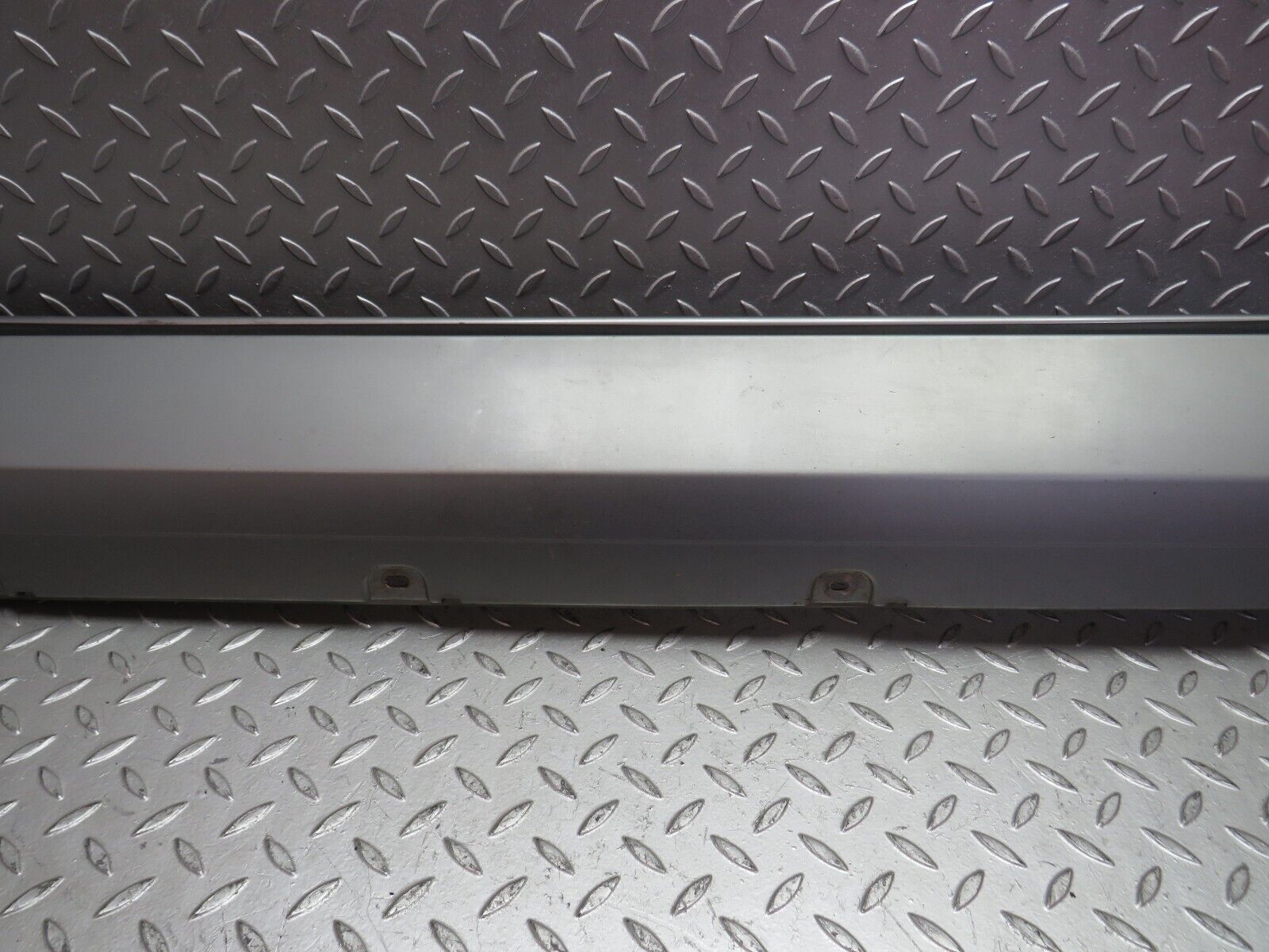 31829 Mercedes-Benz W201 190LE 1.8L Side Skirt Right Side