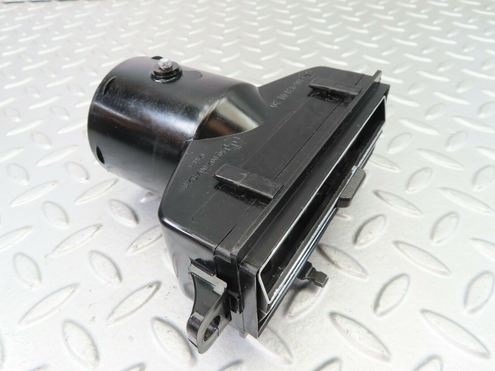 7460 Mercedes-Benz W116 450SE Dashboard Air Vent Grill Left Side 1168310130