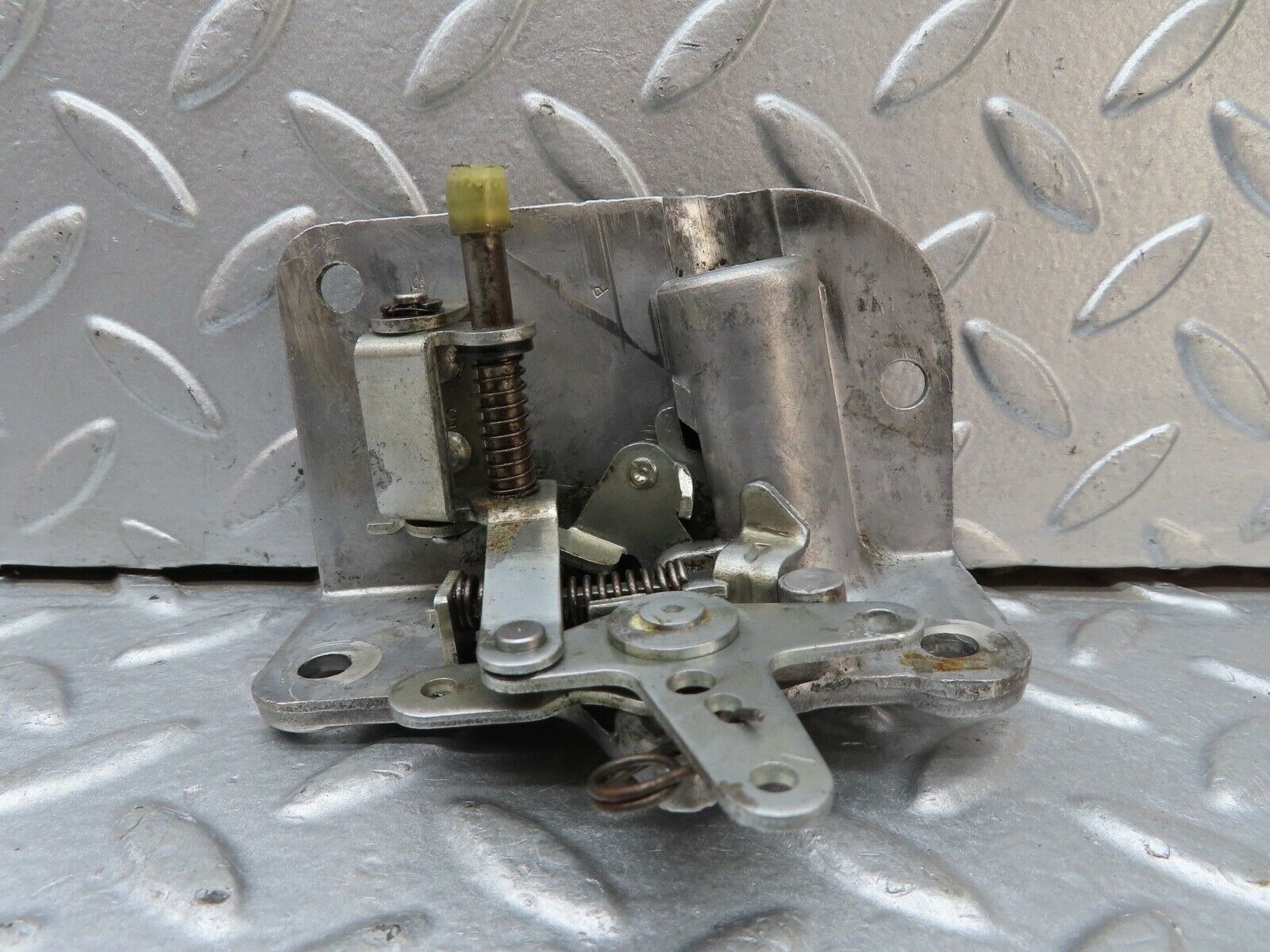 18585 Mercedes-Benz W120 W121 Ponton Rear Right Door Lock Mechanism