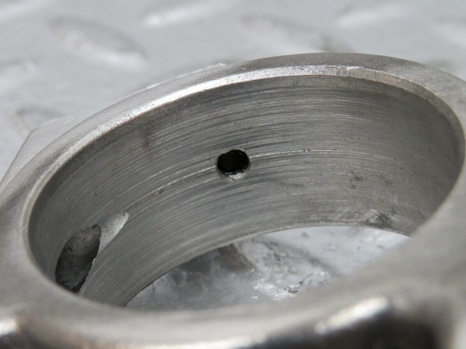 0255 Mercedes-Benz W123 220D Camshaft Tower Bearing 6150510016