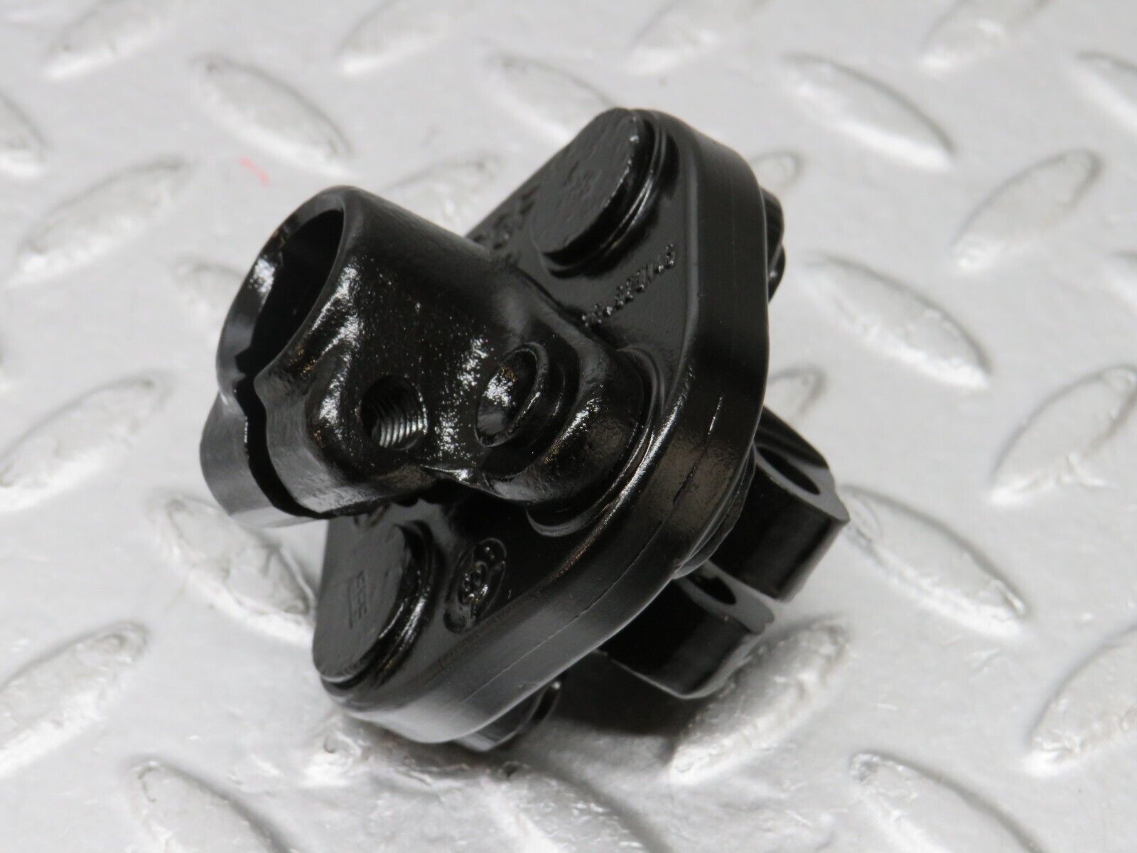 36098 Mercedes-Benz W126 420SE Steering Column Lower Shaft Connector 126462014