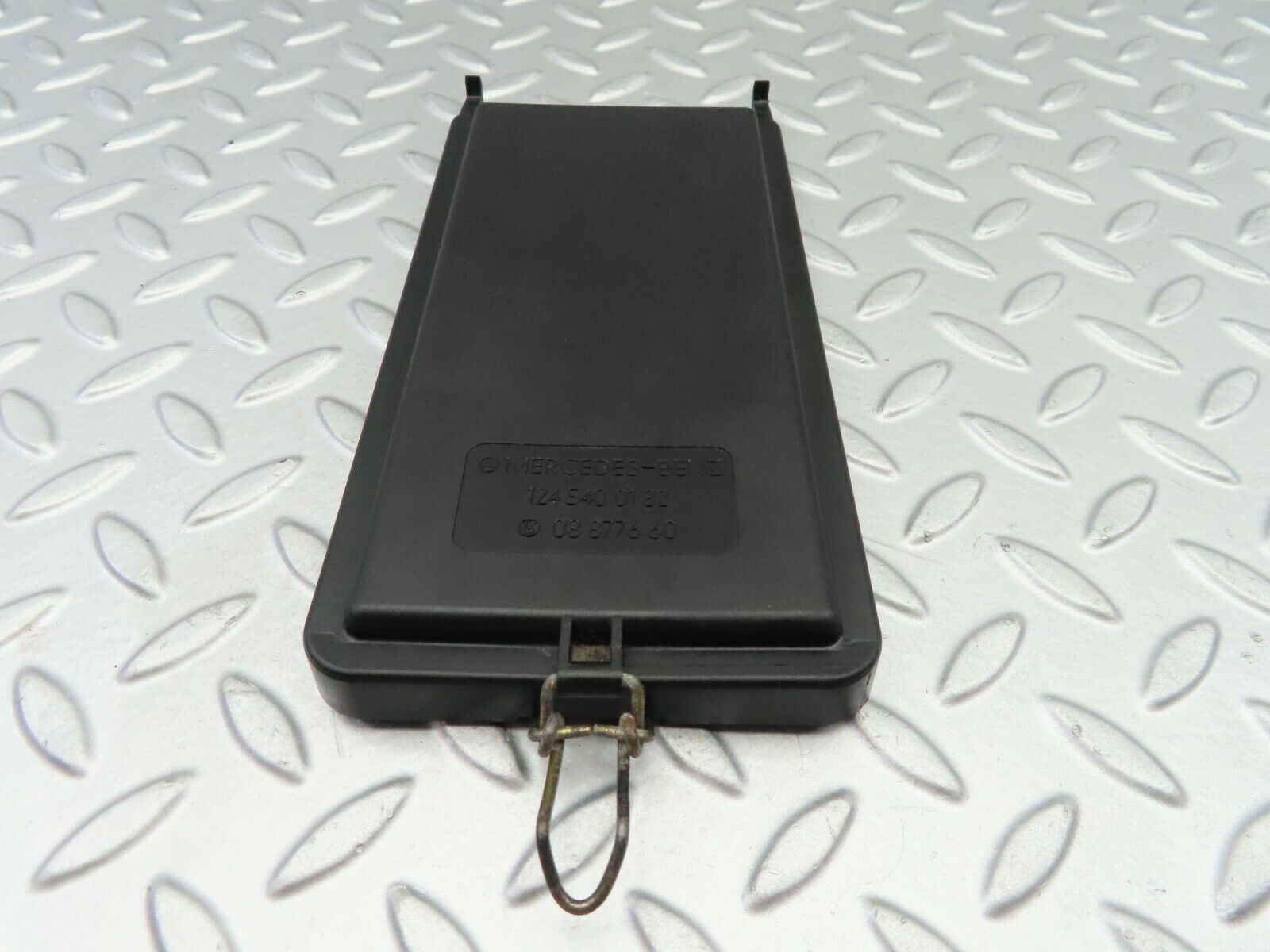 6675 Mercedes-Benz S124 E220 Wagon Fuse Box Cover Panel Lid 1245400182