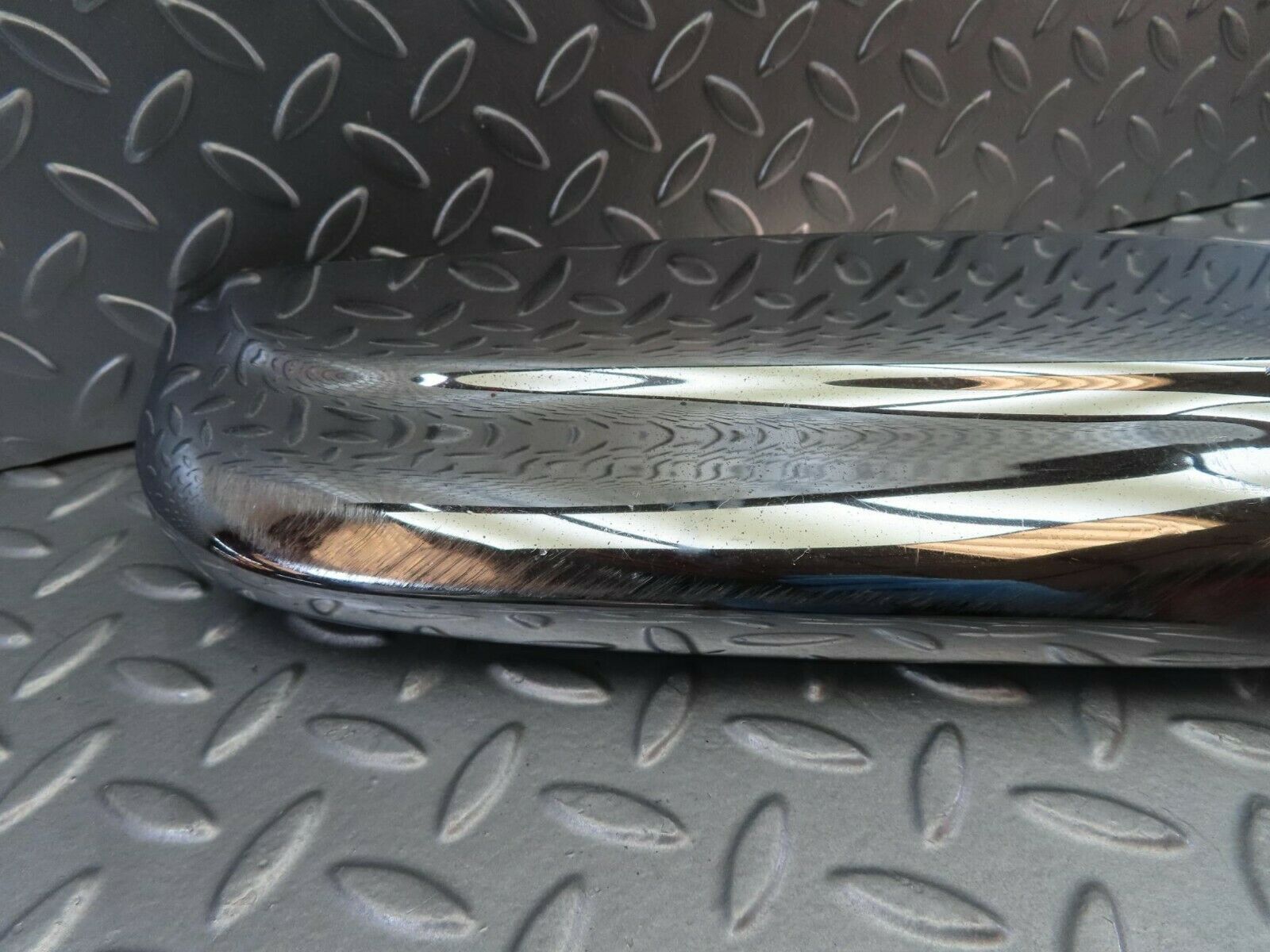 10613 Mercedes-Benz W108 Front Left Upper Bumper Corner