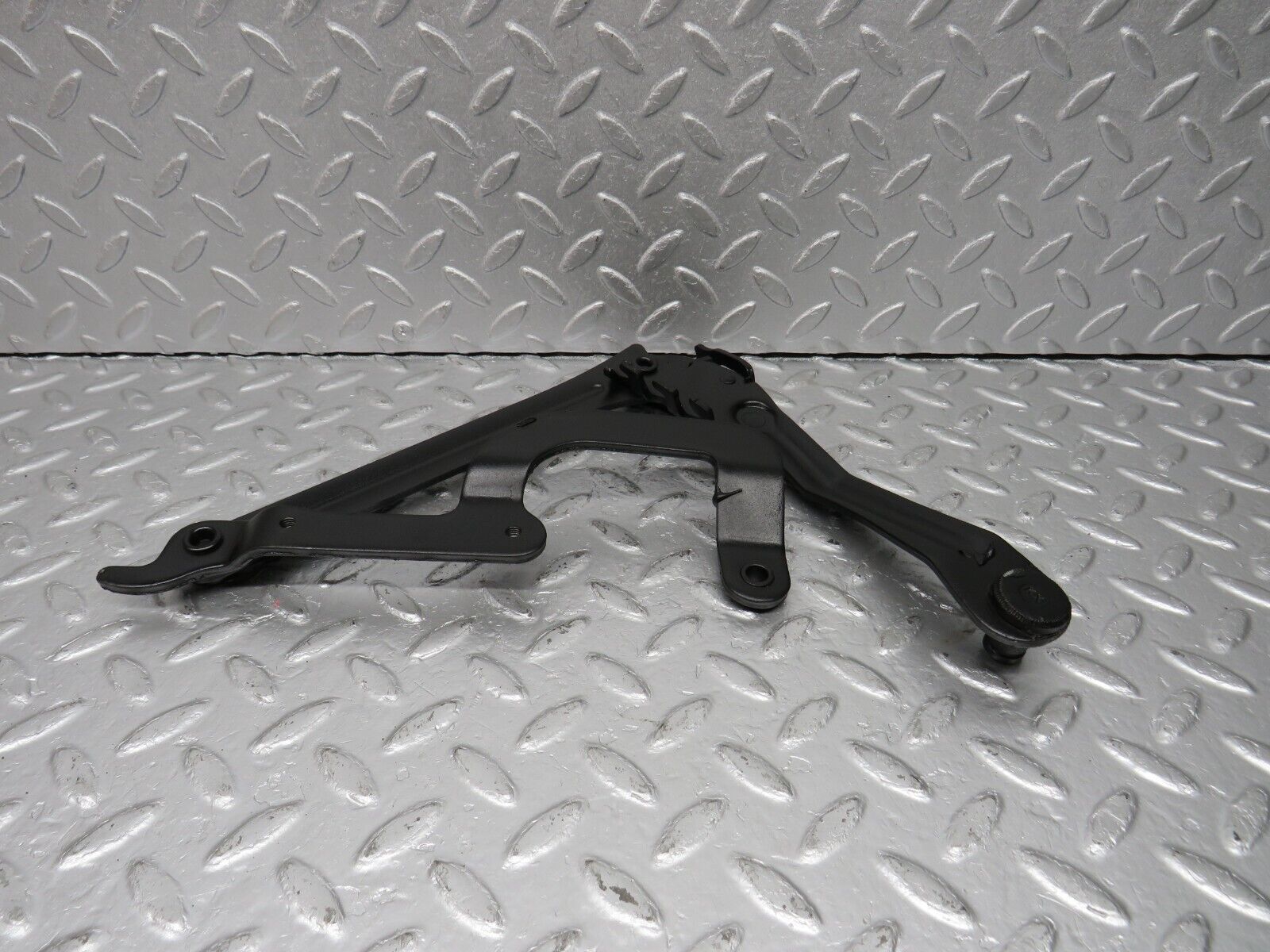 40547 Mercedes-Benz W123 300D Bonnet Hinge Right Side