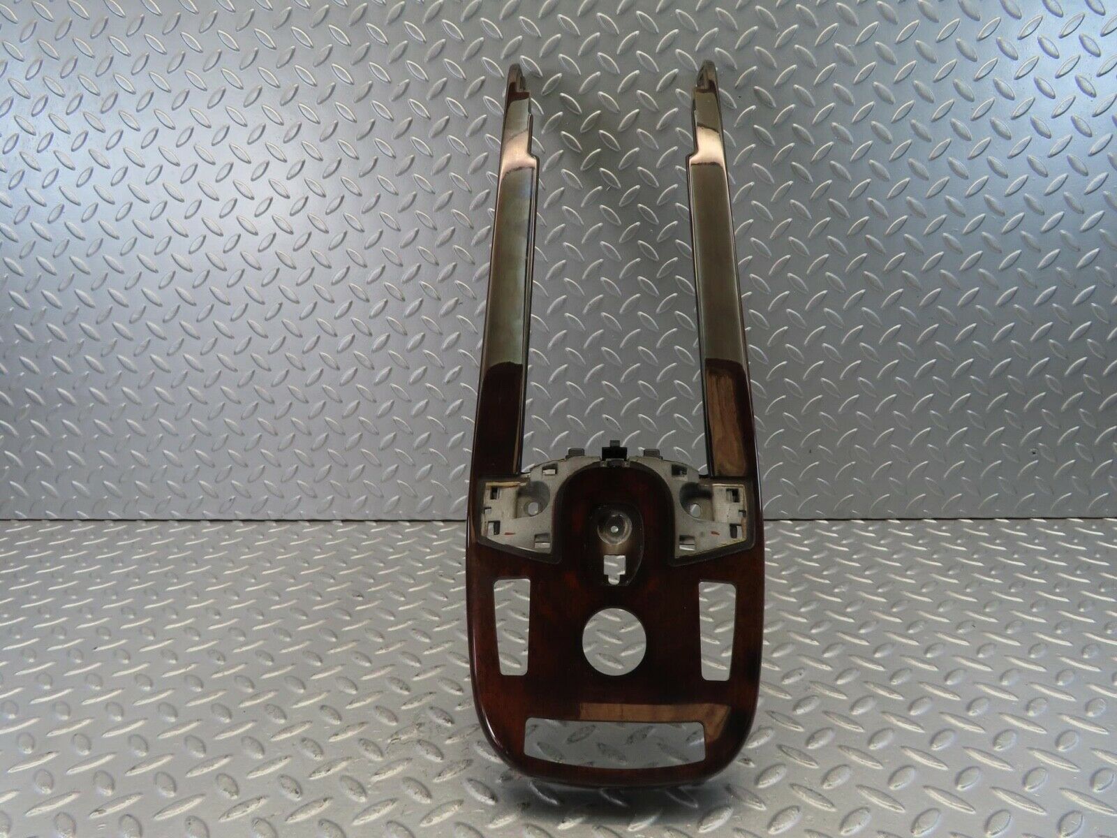 11117 Mercedes-Benz W221 S320 Centre Armrest Surround Trim Frame 2216800234