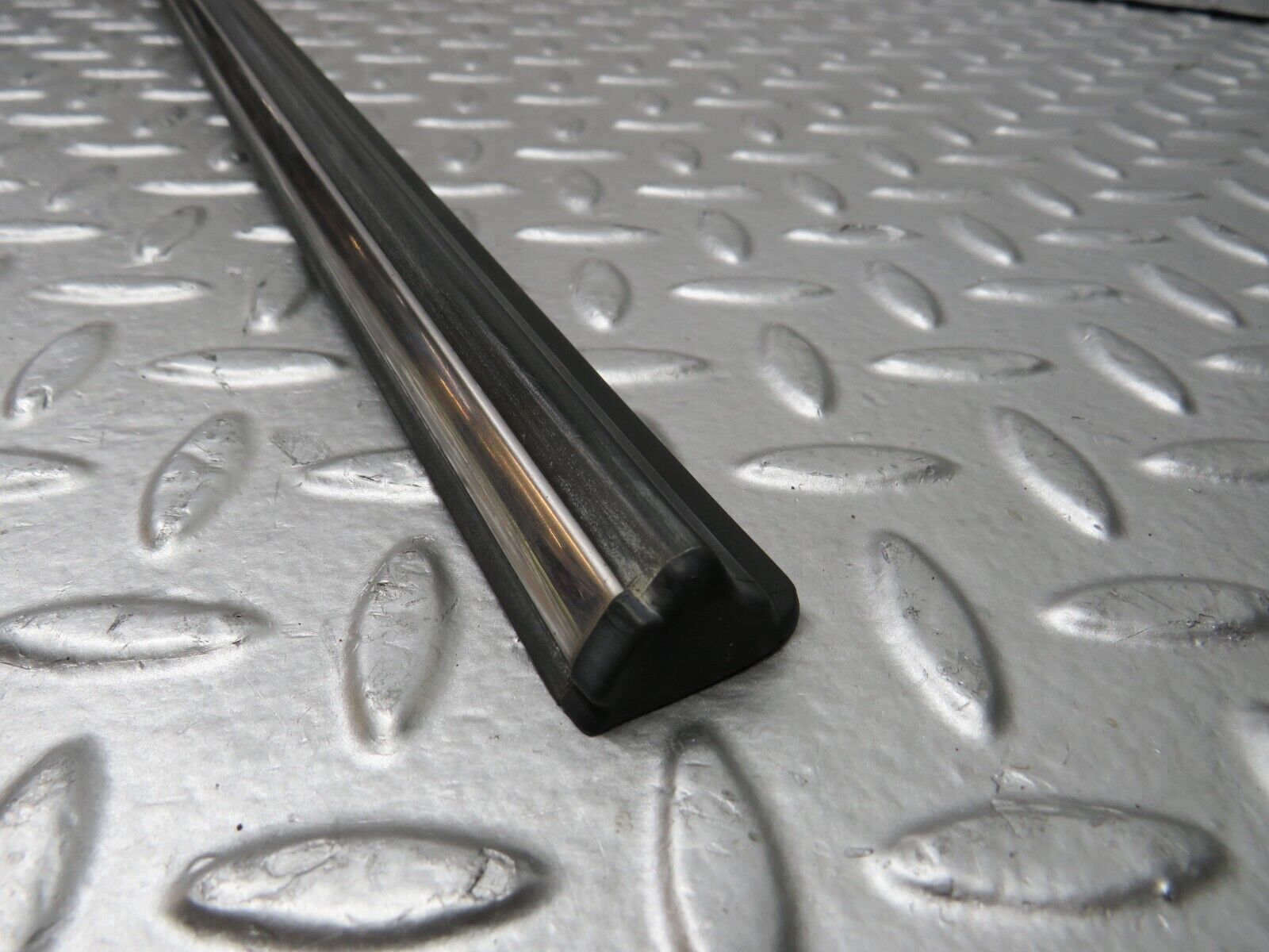 28625 Mercedes-Benz W123 280E Trunk Boot Lid Chrome Moulding Trim