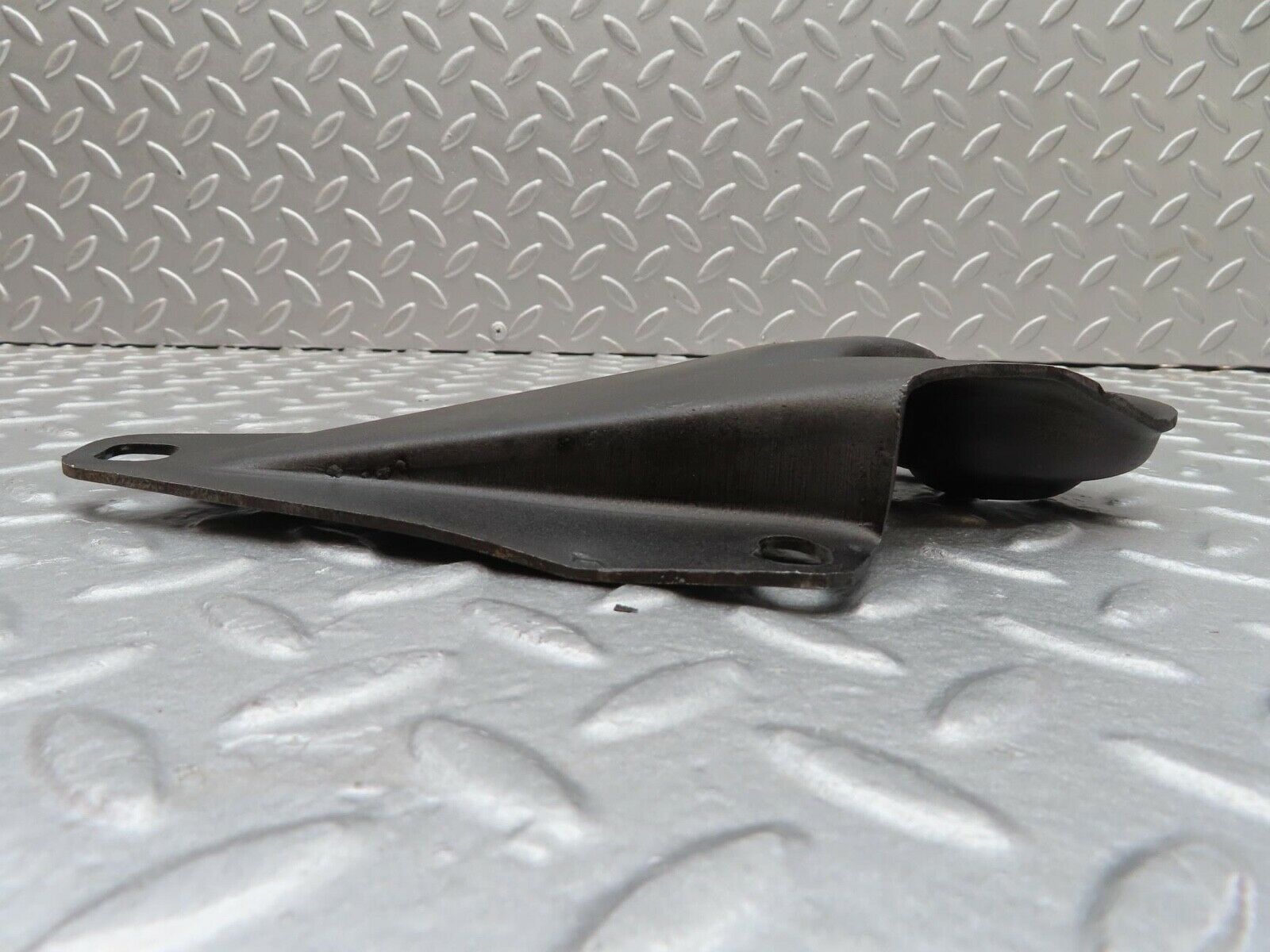 12756 Mercedes-Benz W111 220SE Rear Suspension Axle Mounting Bracket