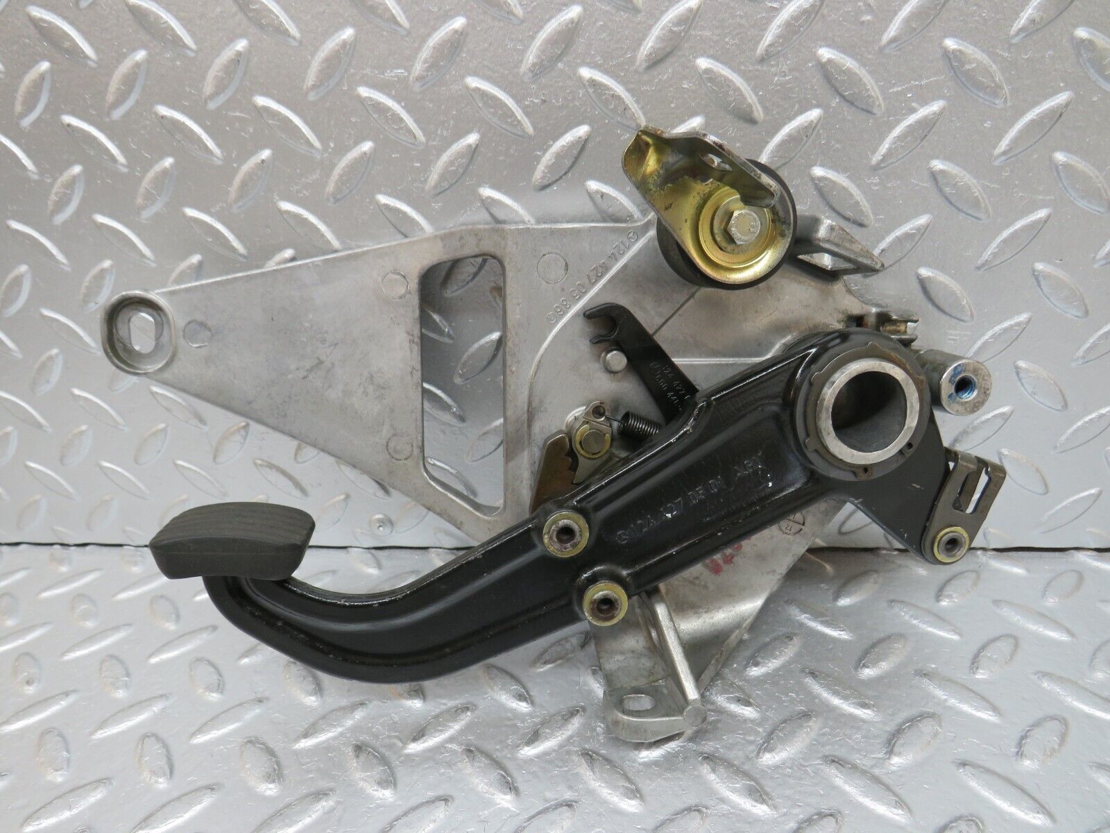 32426 Mercedes-Benz S124 300TE Wagon Parking Brake Pedal 1244270501 1244270536