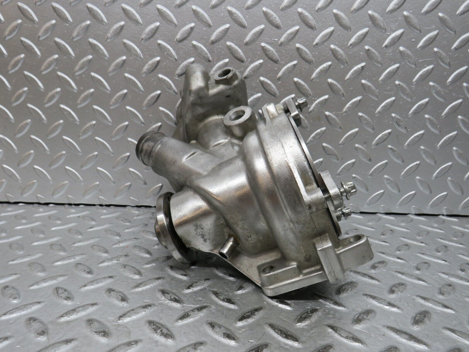 29024 Mercedes-Benz C124 320CE Coupe Water Pump
